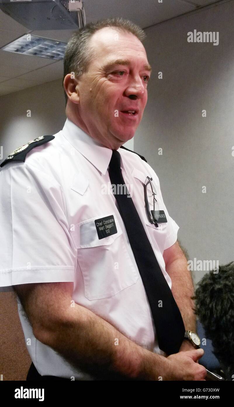 Matt Baggott, Chief Constable des PSNI, der Ende Juni, zwei Monate früher als geplant, in den Ruhestand gehen wird, spricht mit den Medien in der PSNI-Zentrale in Belfast. Stockfoto Matt Baggott, Chief Constable des PSNI, der Ende Juni, zwei Monate früher als geplant, in den Ruhestand gehen wird, spricht mit den Medien in der PSNI-Zentrale in Belfast. Stockfoto