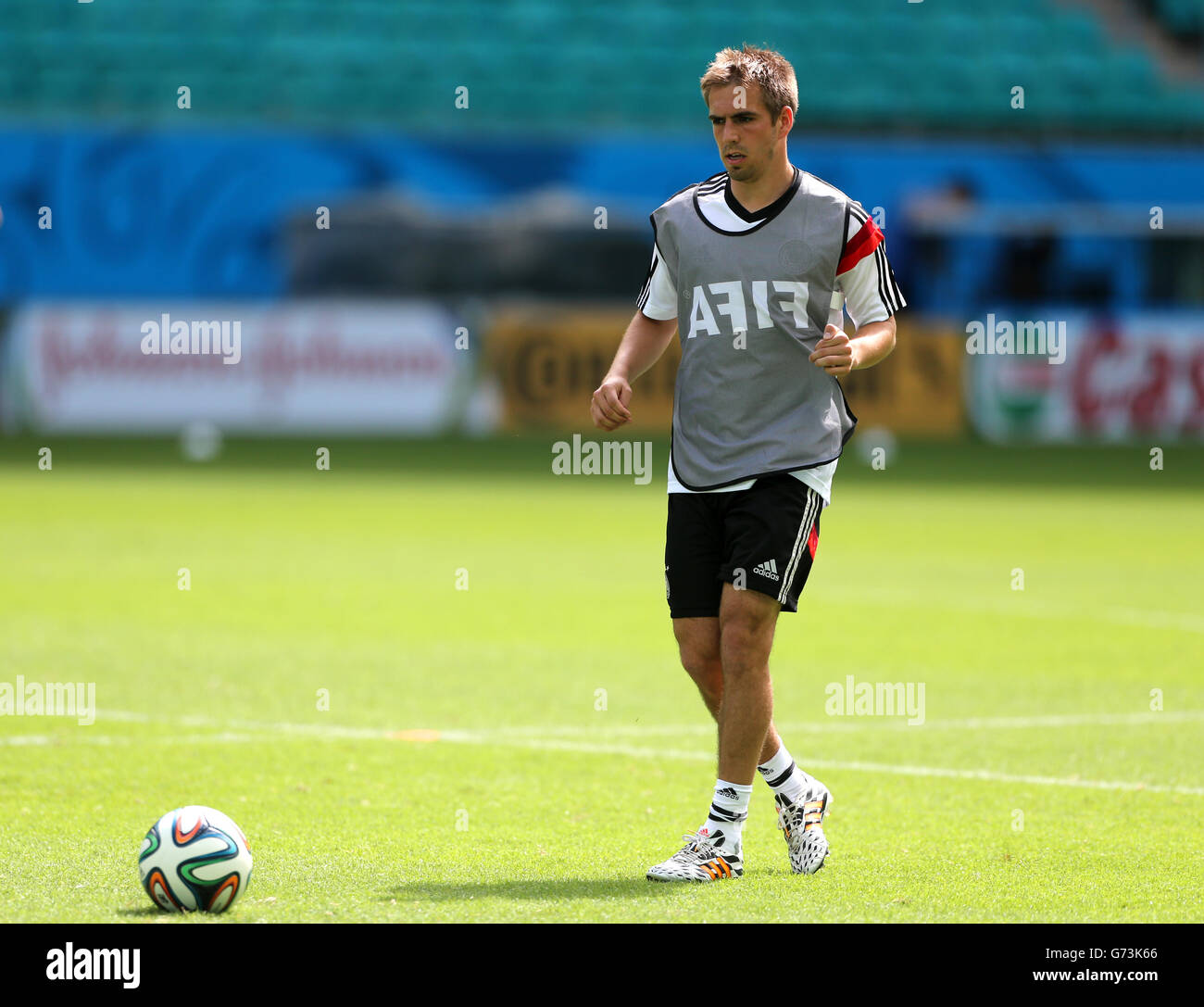 Fußball - FIFA Fußball-Weltmeisterschaft 2014 - Gruppe G - Deutschland gegen Portugal - Trainingsveranstaltung Deutschland - Arena Fonte Nova. Deutschlands Philipp Lahm während einer Trainingseinheit Stockfoto