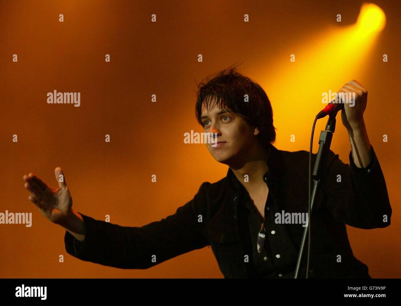 Julian Casablancas, der Sänger von The Strokes on the on the main-Inszenierung am zweiten Tag von T in the Park, dem zweitägigen Musikfestival-Event in Balado nahe Stirling am Sonntag Stockfoto