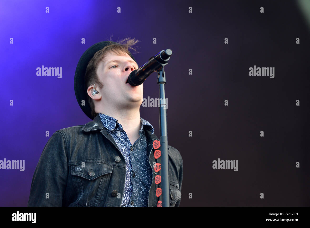 Patrick Stump von Fall Out Boy führt während des zweiten Tages des 2014 Download Festival im Donington Park. Stockfoto