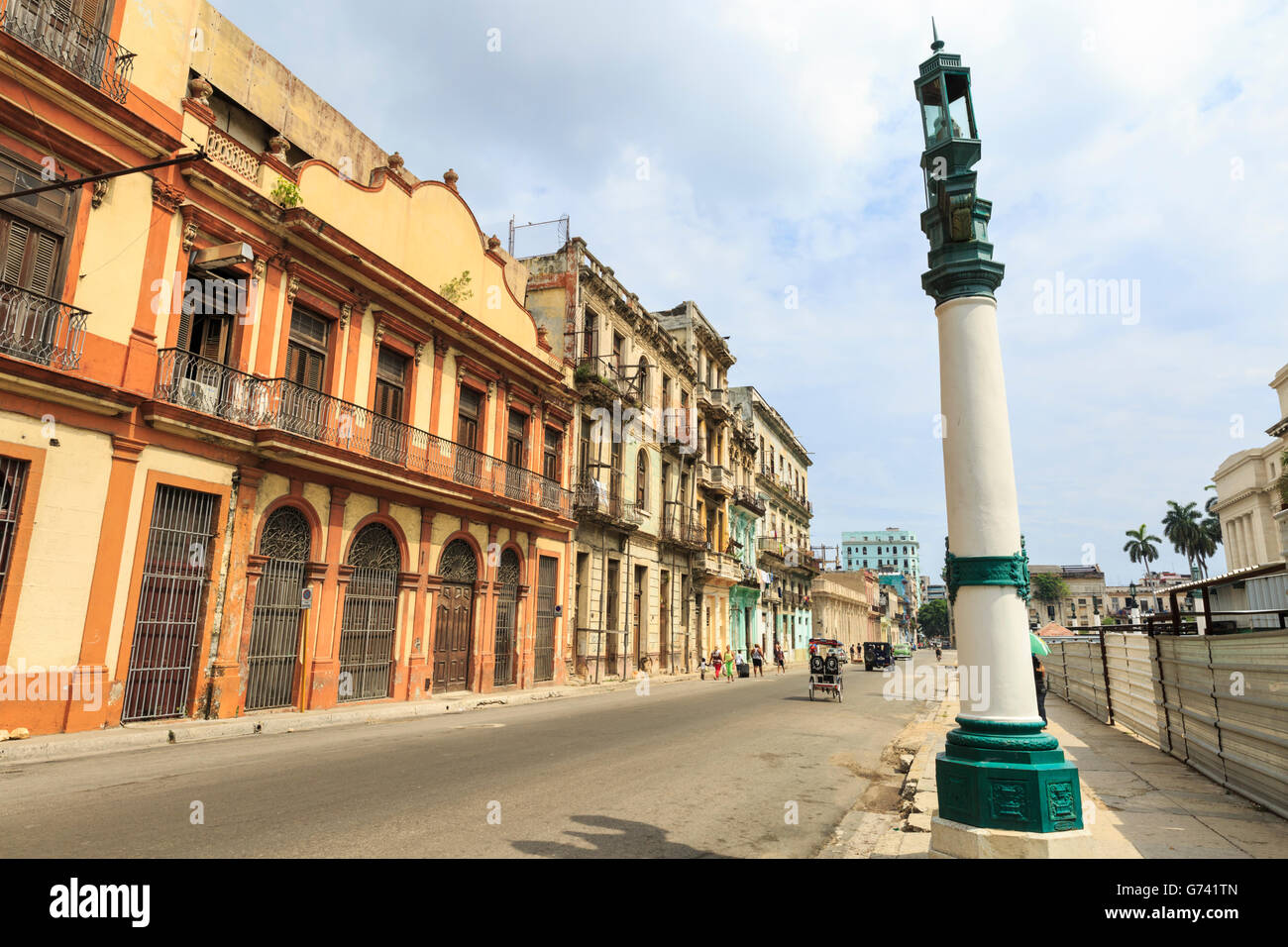 Patargas (aus) Zigarrenfabrik und angrenzende Gebäude, ein Wahrzeichen und beliebte Touristenattraktion in zentralen Havanna, Kuba Stockfoto