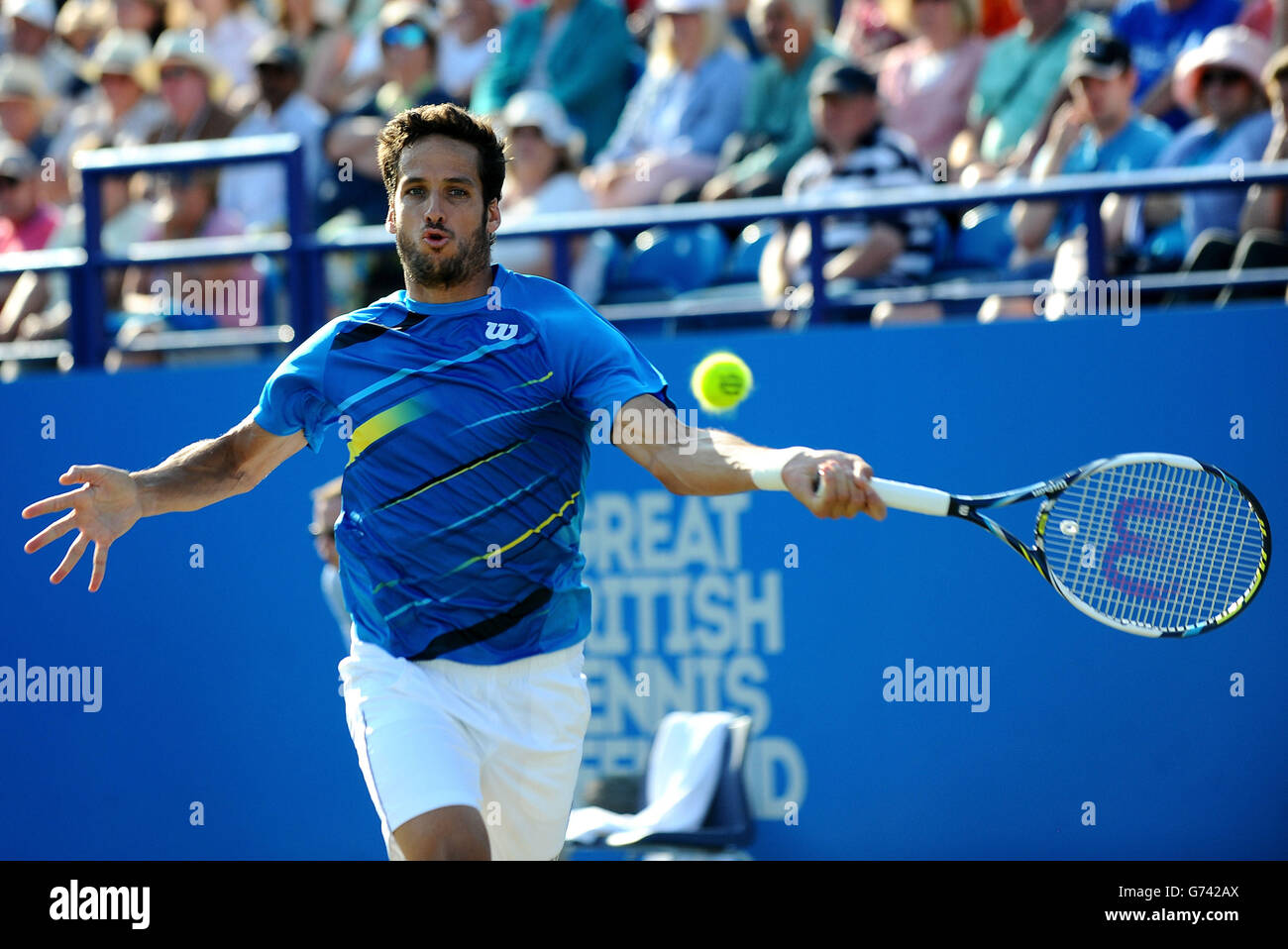 Tennis - AEGON International 2014 - Tag sechs - Devonshire Park. Feliciano Lopez im Kampf gegen Richard Gasquet beim Men's Singles Finale während der AEGON International im Devonshire Park, Eastbourne. Stockfoto