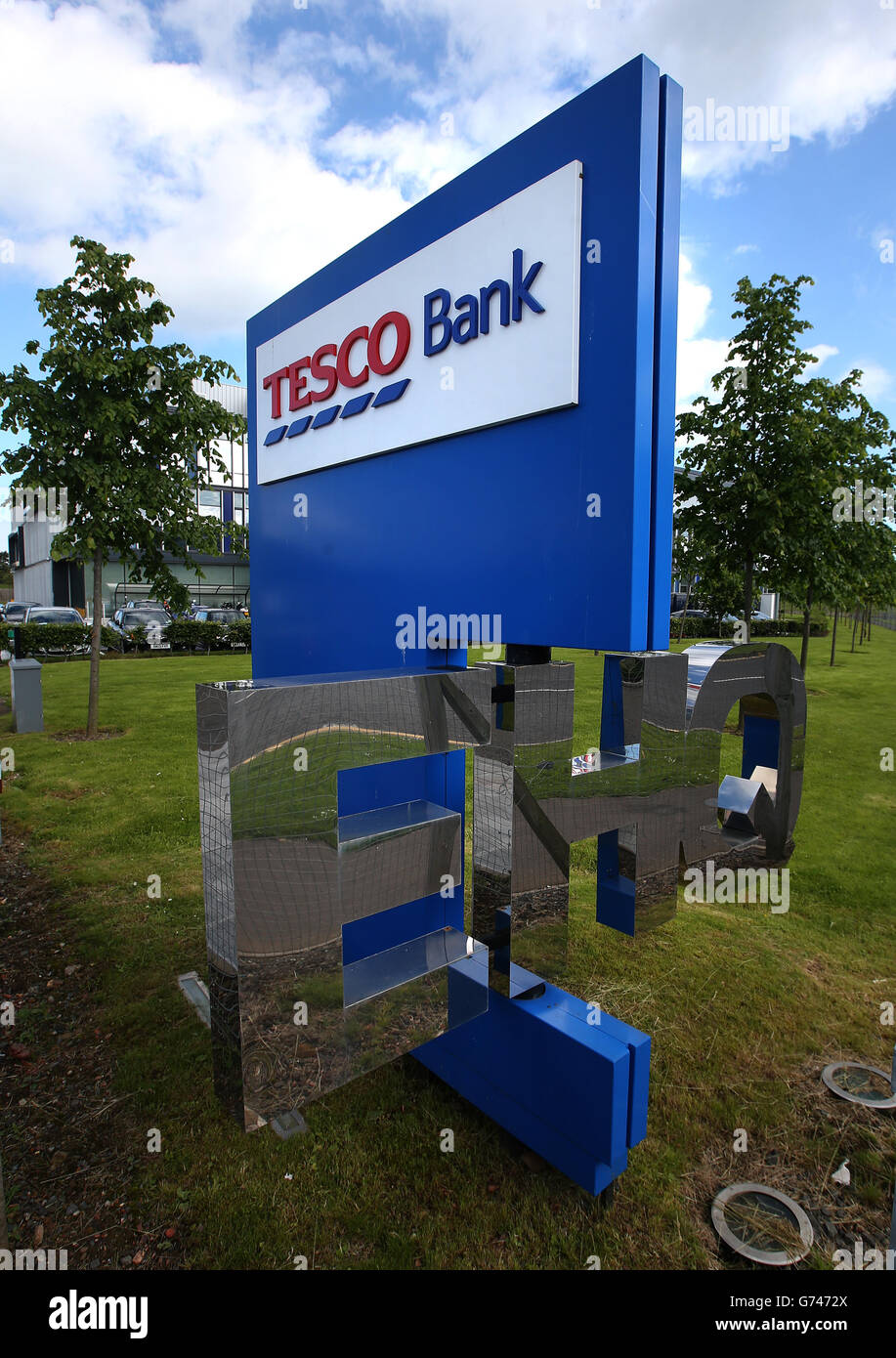 Allgemeiner Blick auf das Tesco Bank Büro in South Gyle, Edinburgh, als der Supermarktriese die Bankengiganten der High Street übernahm, als er sein erstes Girokonto mit einem Schlag auf den "lächerlich schlechten Wert" von Rivalen startete. Stockfoto