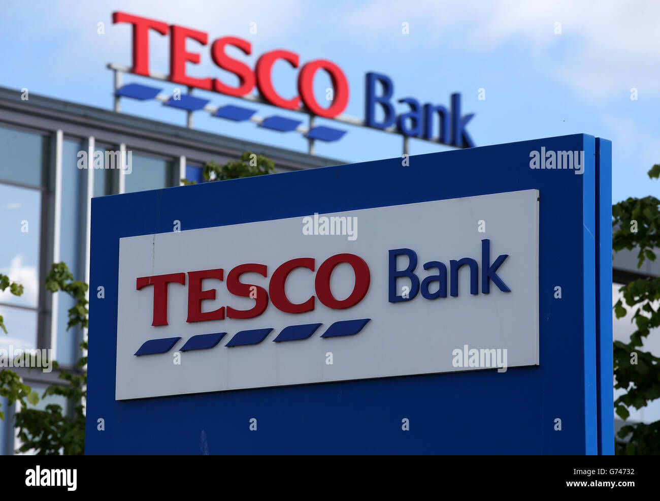 Allgemeiner Blick auf das Tesco Bank Büro in South Gyle, Edinburgh, als der Supermarktriese die Bankengiganten der High Street übernahm, als er sein erstes Girokonto mit einem Schlag auf den "lächerlich schlechten Wert" von Rivalen startete. Stockfoto