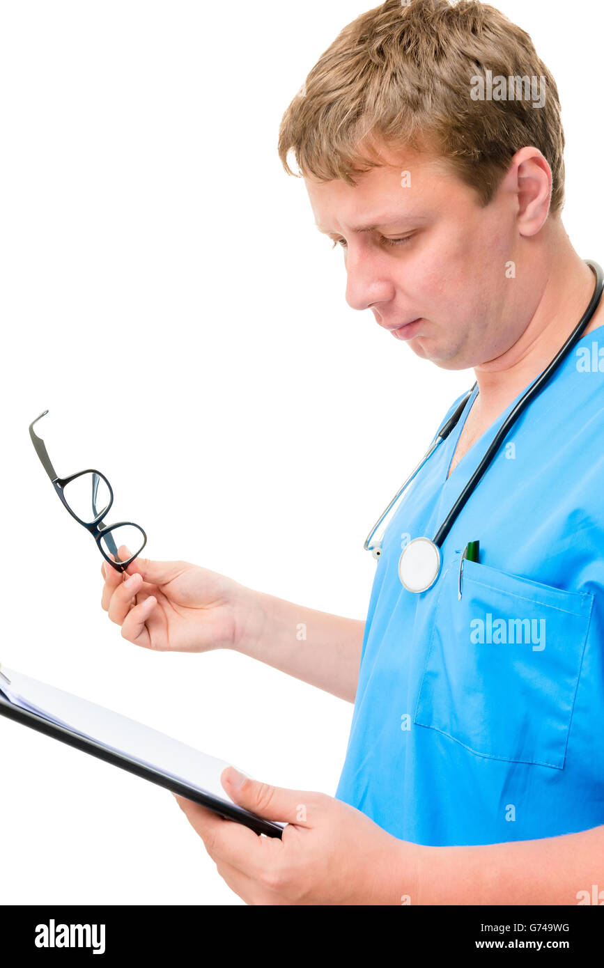 Ernst Arzt liest die Einträge im Verzeichnis ohne Brille Stockfoto