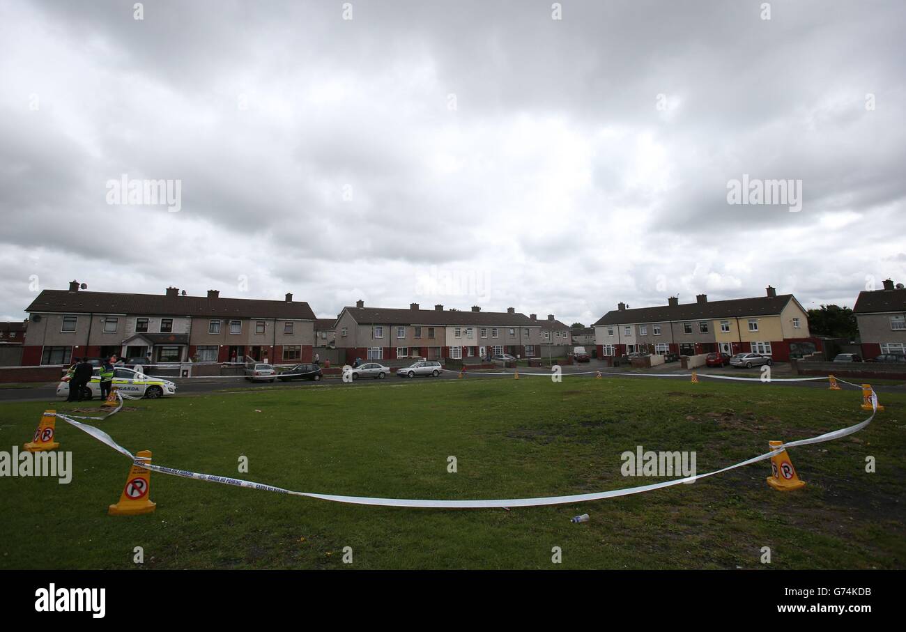 Ein Blick auf den Tatort in Croftwood Gardens, Dublin, wo gestern Abend ein sechsjähriger Junge angeschossen wurde. Stockfoto