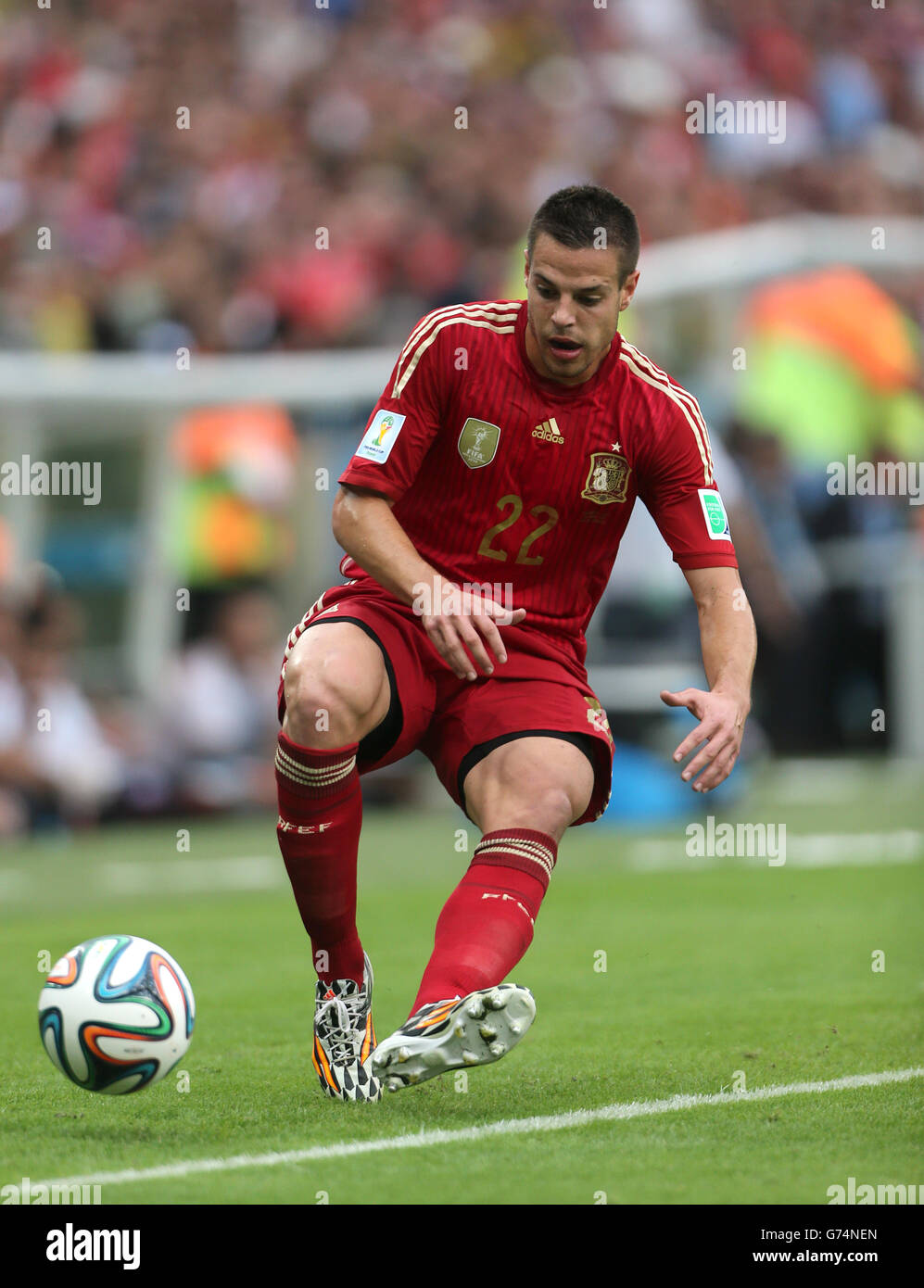 Fußball - FIFA Fußball-Weltmeisterschaft 2014 - Gruppe B - Spanien - Chile - Maracana. Cesar Azpilicueta, Spanien Stockfoto