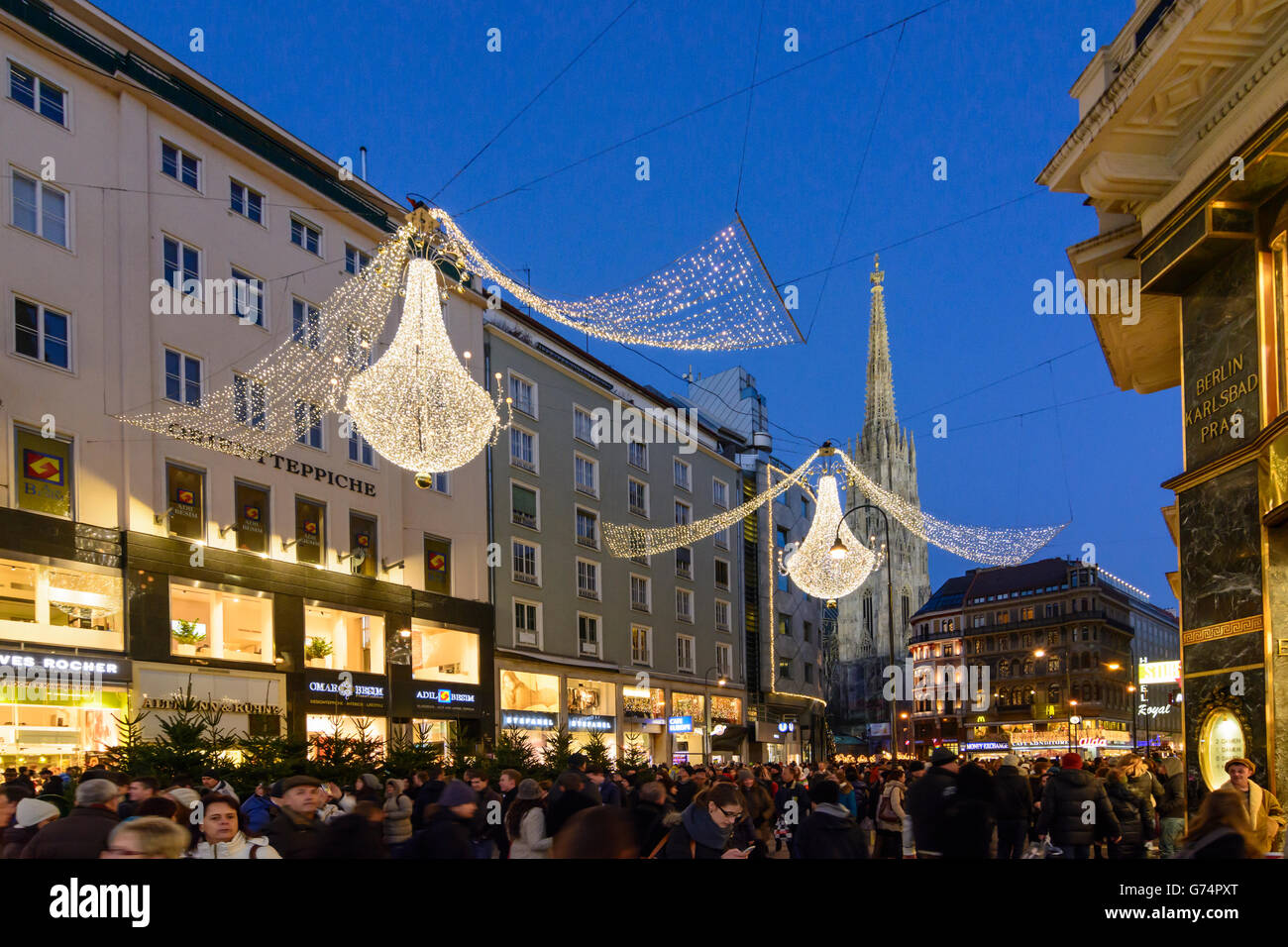 Fußgängerzone Graben mit Advent Lichter (Weihnachtsbeleuchtung), Kathedrale Stephansdom, Wien, Vienna, Austria, Wien, 01. Stockfoto