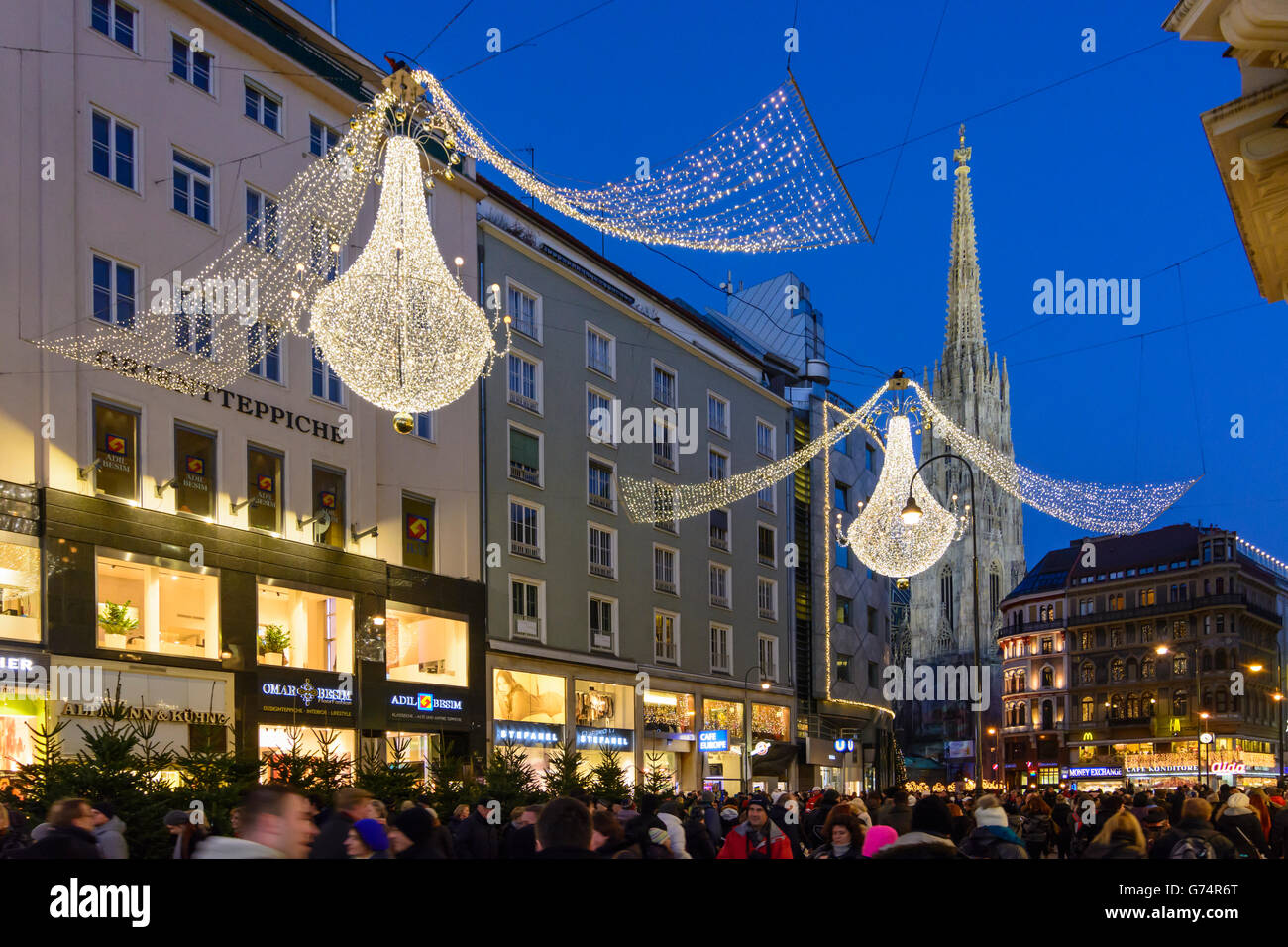 Fußgängerzone Graben mit Advent Lichter (Weihnachtsbeleuchtung), Kathedrale Stephansdom, Wien, Vienna, Austria, Wien, 01. Stockfoto