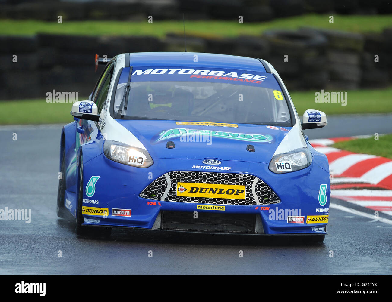 Motorsport - Dunlop MSA British Touring Car Championship - Oulton Park. Mat Jackson von Airwaves Racing während des Rennens 3 im Oulton Park in Aktion. Stockfoto