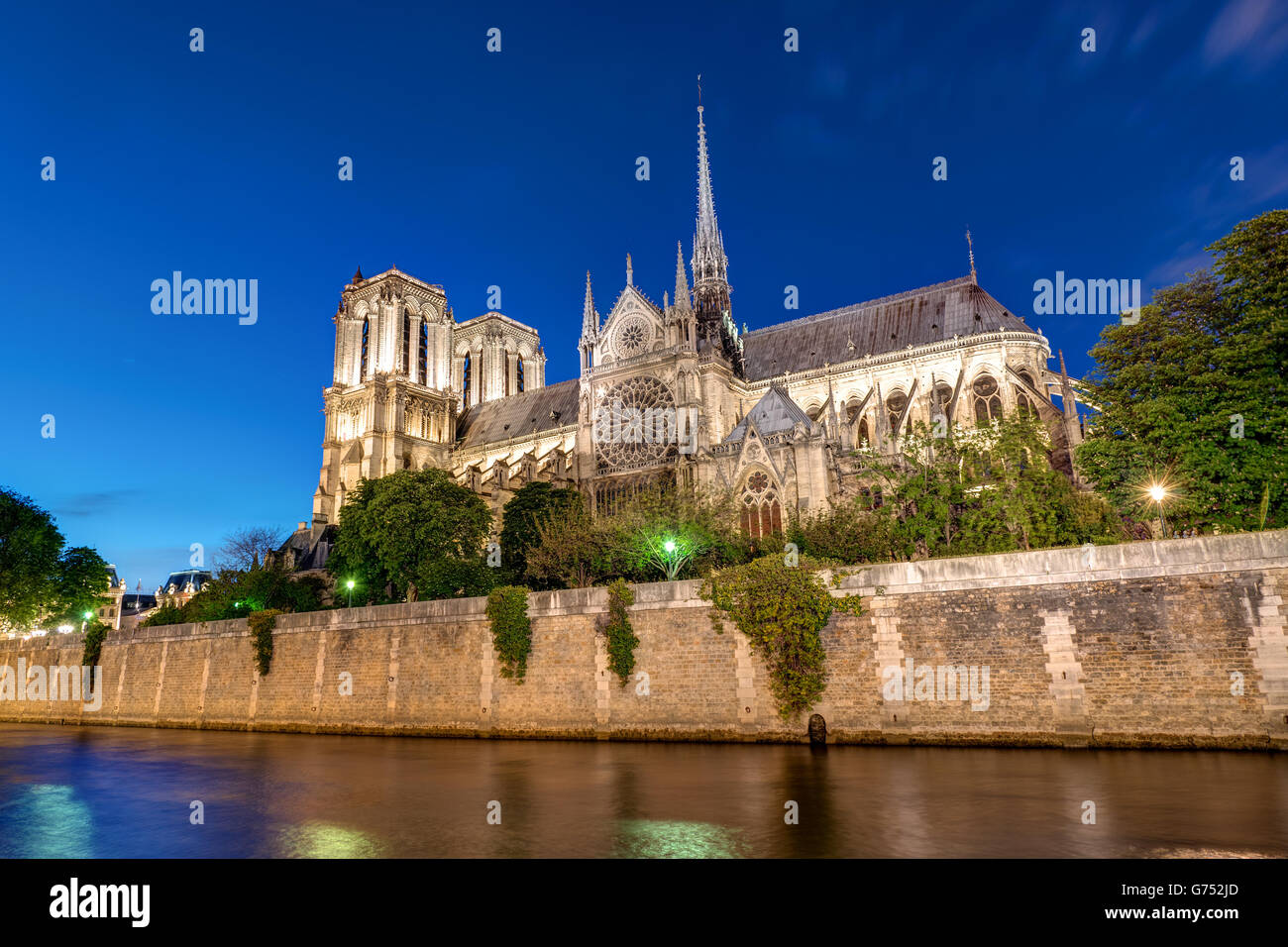 In Notre Dame Stockfotos und bilder Kaufen Alamy