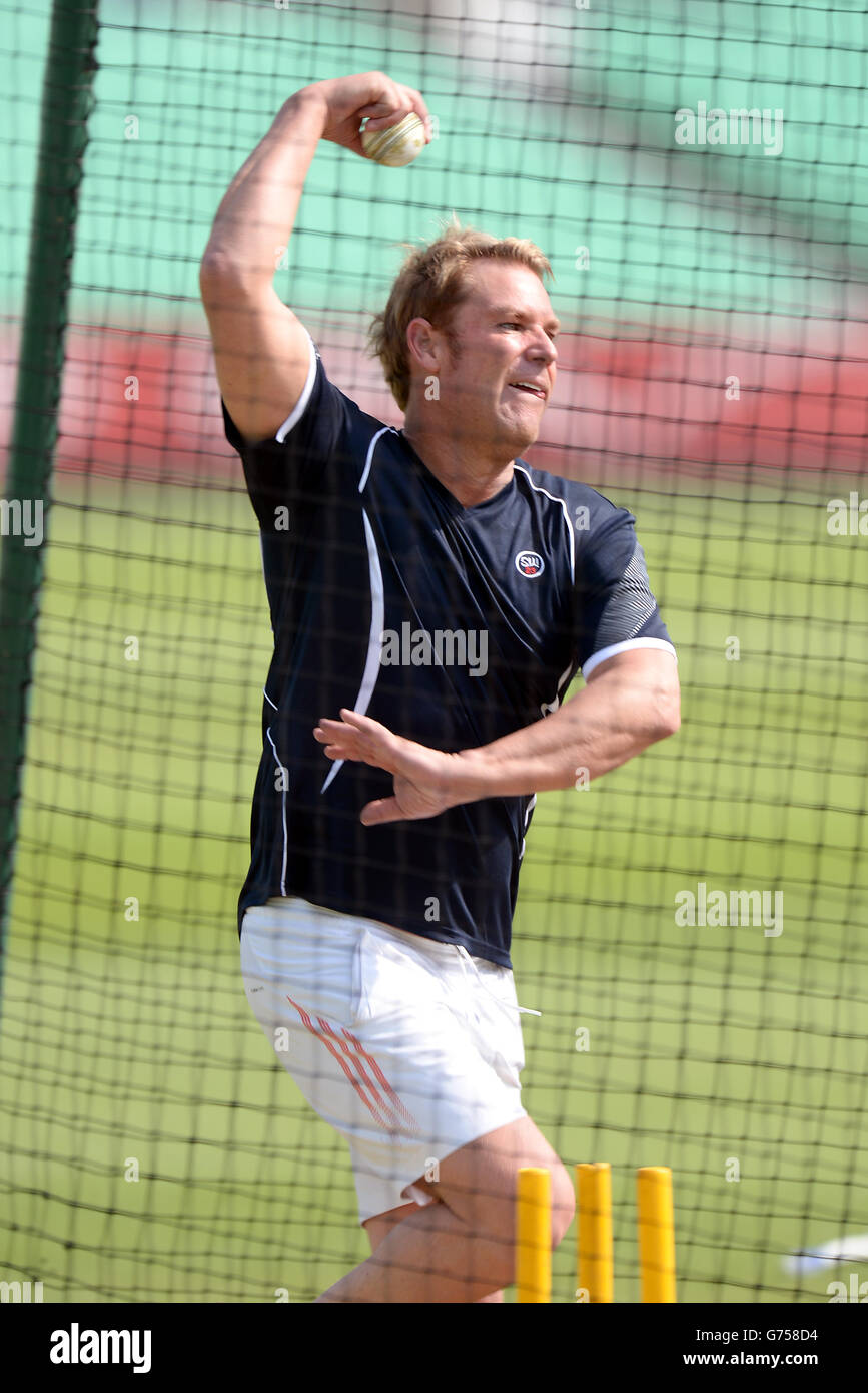 Cricket - LV= County Championship - Division Two - Day Three - Surrey V Leicestershire - The Kia Oval. Der ehemalige australische internationale Cricketspieler Shane Warne Stockfoto