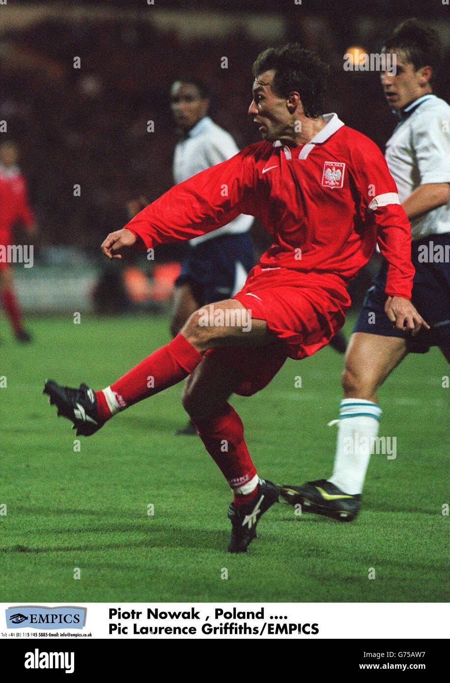 Internationaler Fußball - WM-Qualifikationsspiel - England gegen Polen. Piotr Nowak , Polen Stockfoto