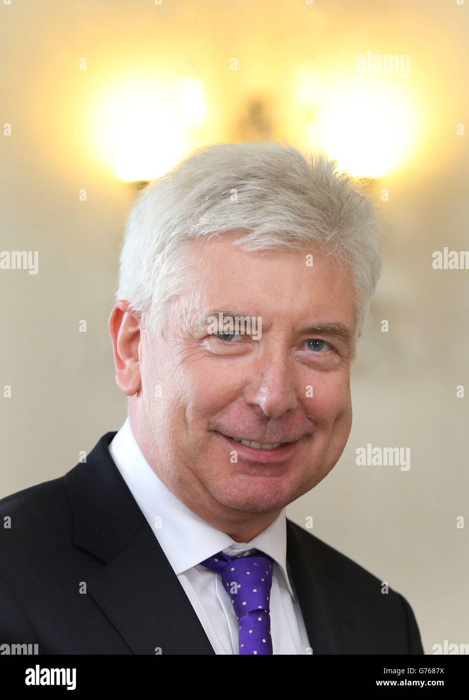 Kommunikationsminister Alex White erhielt nach der heutigen Kabinettsumbildung sein Ministerialsiegel in Aras an Uachtarain, Dublin, als die Regierung der Fine Gael-Labour-Koalition gelobte, die Arbeit zu bezahlen, als eine neue Kabinettbesetzung angekündigt wurde. Stockfoto