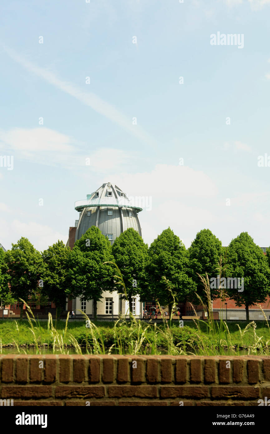Bonnefanten Museum in Maastricht gesehen von der Westbank des Flusses Maas. Stockfoto