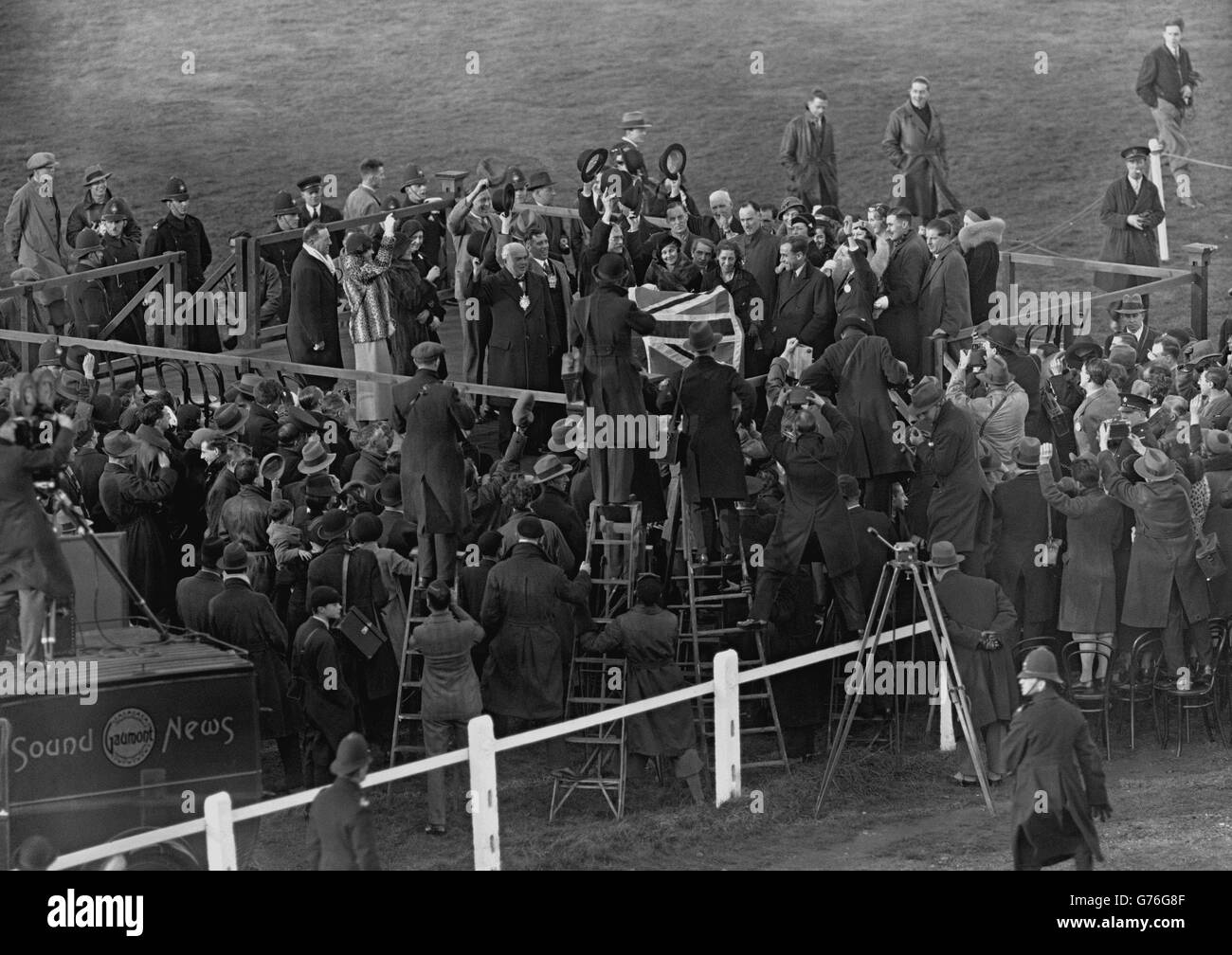 Luftfahrt - von London nach Kapstadt Solo Rekordflug - Amy Johnson - Croydon Aerodrome Stockfoto