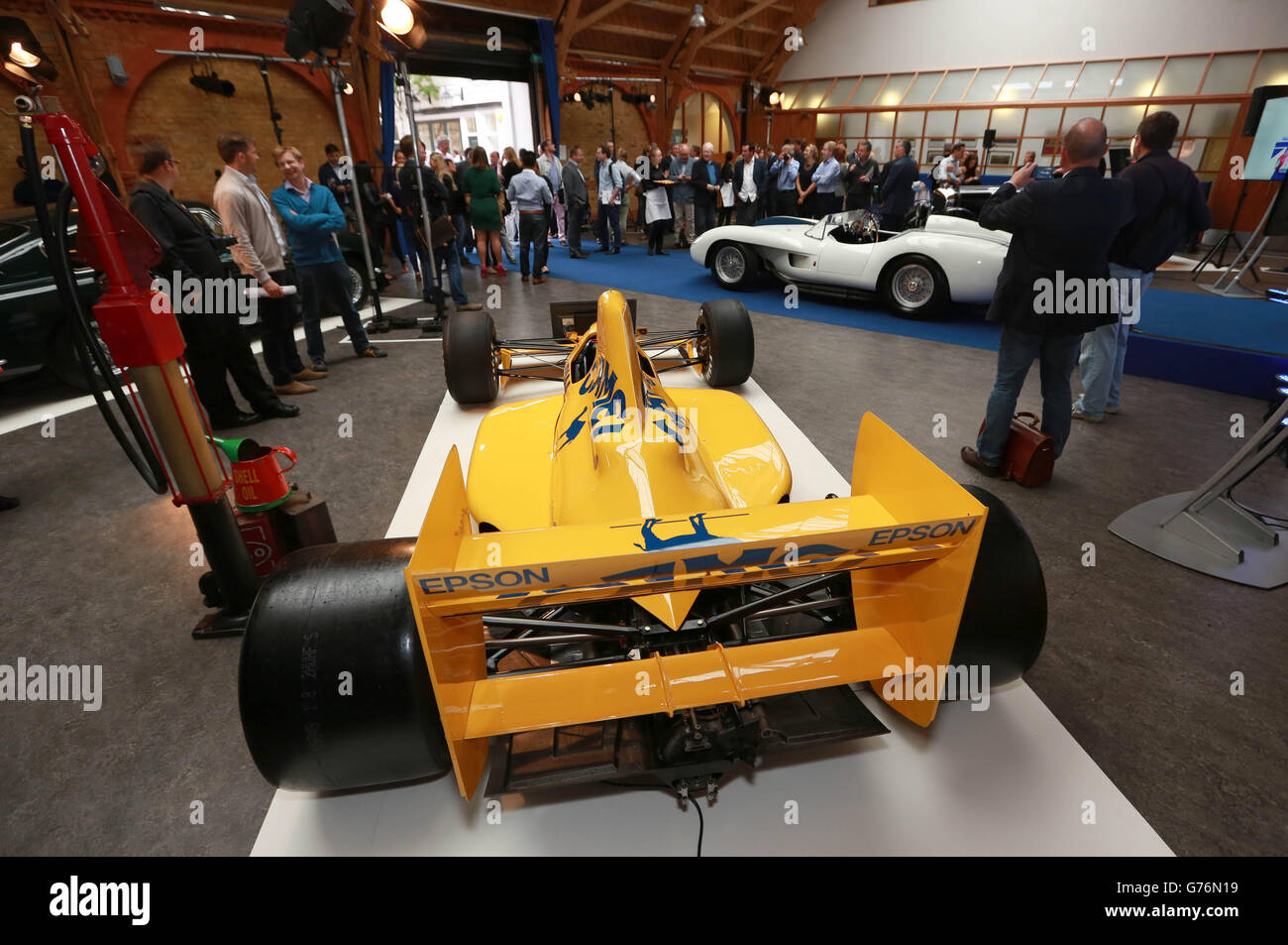 Ein Lotus F1-Auto aus dem Jahr 1989, das während der Eröffnung der London Classic Car Show, die vom 8. Bis 11. Januar 2015 in Kensington, London, in Excel stattfinden wird, ausgestellt wird. Stockfoto