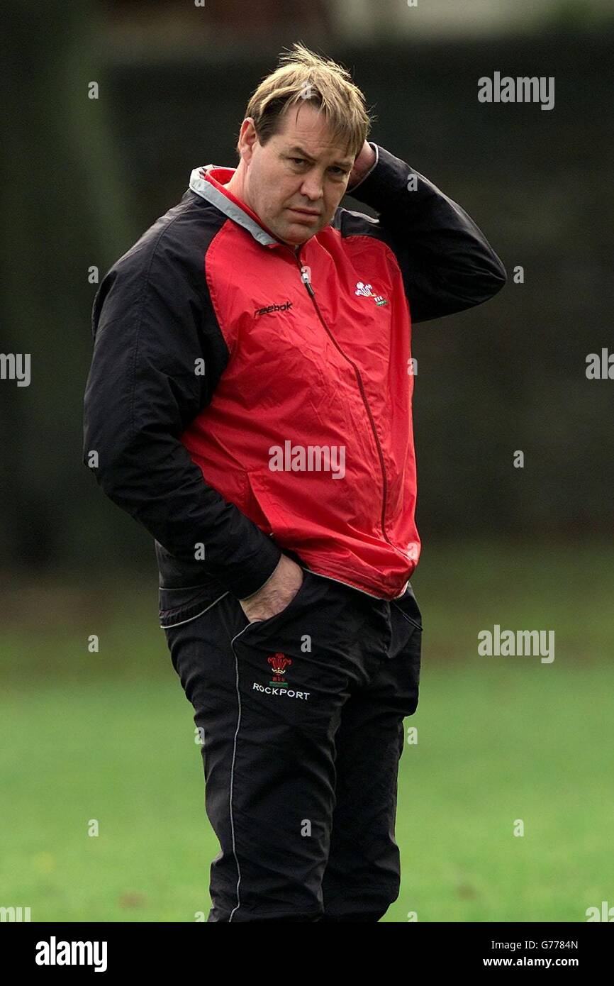 Wales' Cheftrainer Steve Hansen während des Trainings in Sophia Gardens, Cardiff vor diesem Wochenende international mit Fidschi. Stockfoto