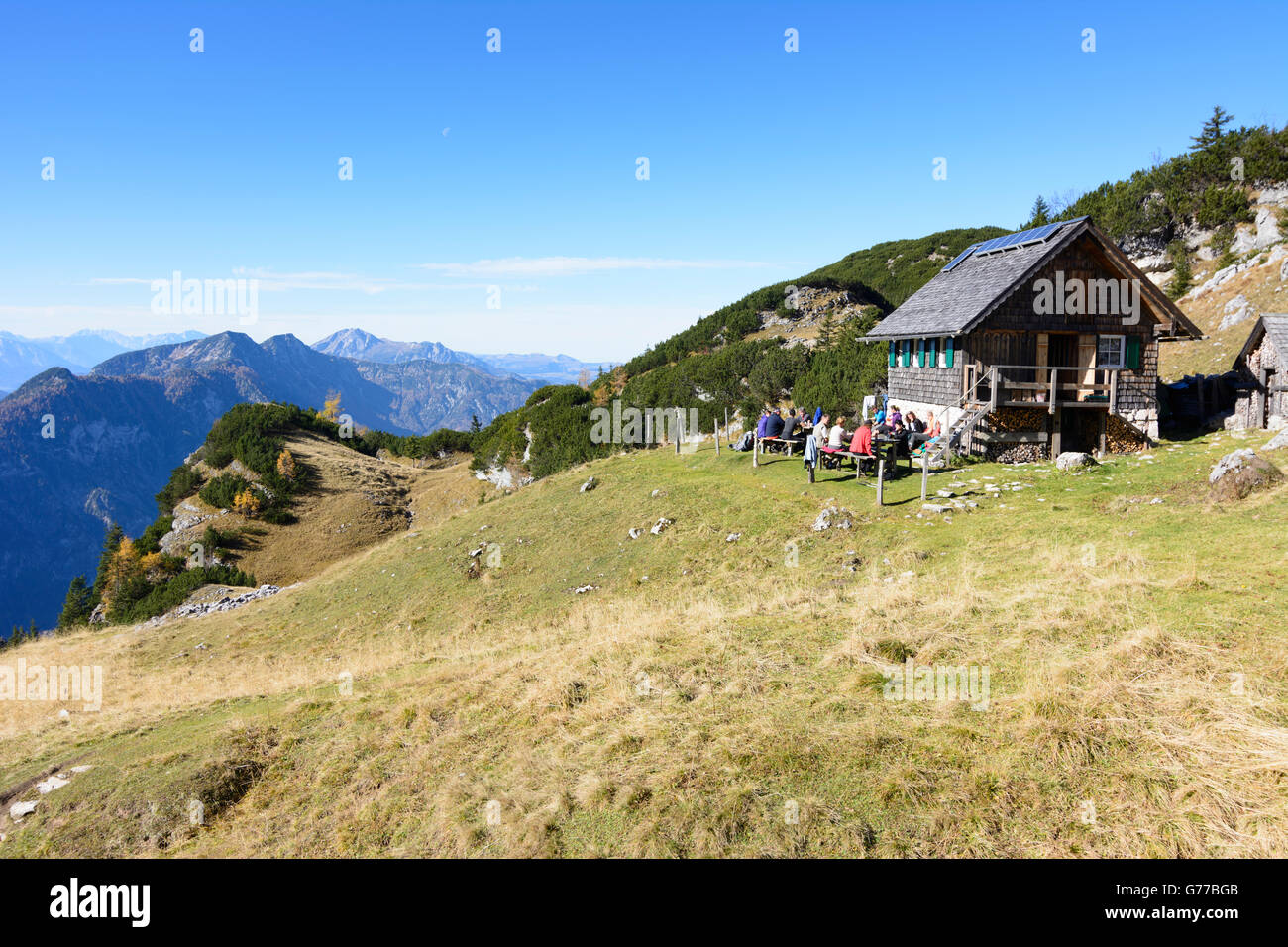 Alm Vordere Sarsteinalm Bad Goisern bin Hallstättersee, Österreich, Oberösterreich, Oberösterreich, Salzkammergut Stockfoto