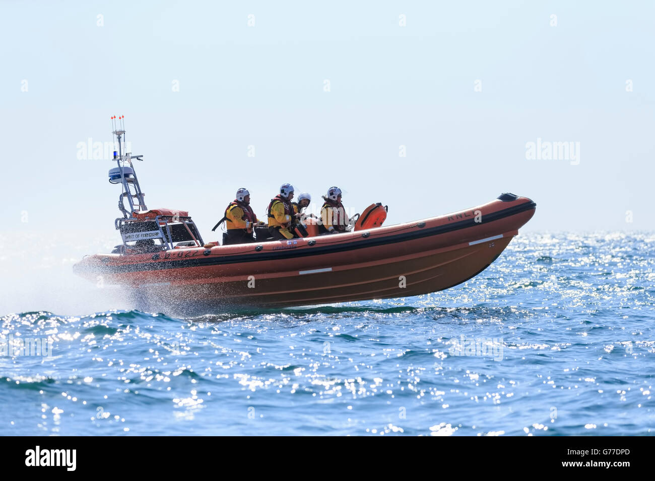 Aberystwyth Atlantic 85 Rettungsboot, Geist der Freundschaft, auf Übungen in der Cardigan Bay Stockfoto