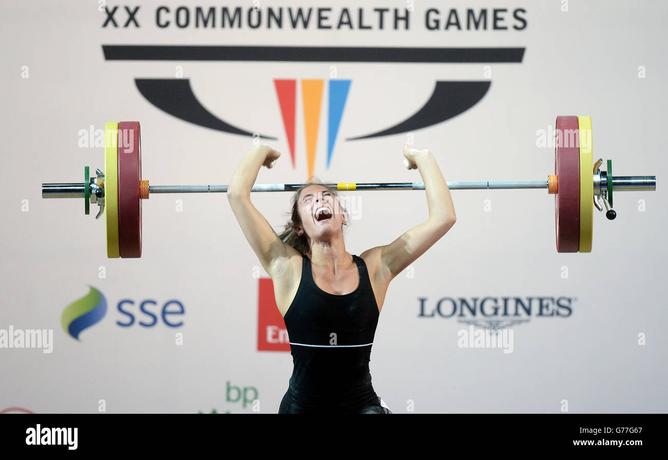 Marie-Julie Malboeuf in Kanada hebt in der Kategorie 58 kg Gewichtheben für Frauen Stockfoto