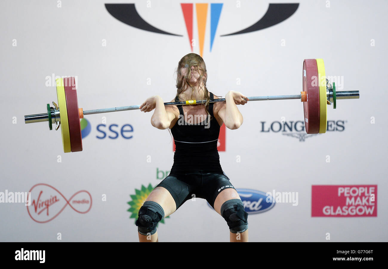 Sport - Commonwealth Games 2014 - Tag Drei. Die kanadische Marie-Julie Malboeuf hebt sich in der Kategorie 58 kg Gewichtheben für Frauen an Stockfoto