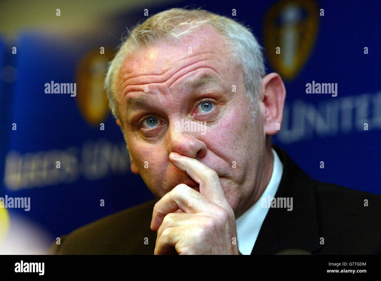 Der neue Manager von Leeds United, Peter Reid, wird während einer Pressekonferenz in der Elland Road in Leeds vorgestellt.Leeds wandte sich nach dem Abschied von Terry Venables an Reid als Manager für die verbleibenden acht Spiele der Saison. *..der ehemalige Manager von Sunderland ist begierig darauf, Leeds um Überleben zu kämpfen, beginnend mit Liverpool in Anfield. Stockfoto