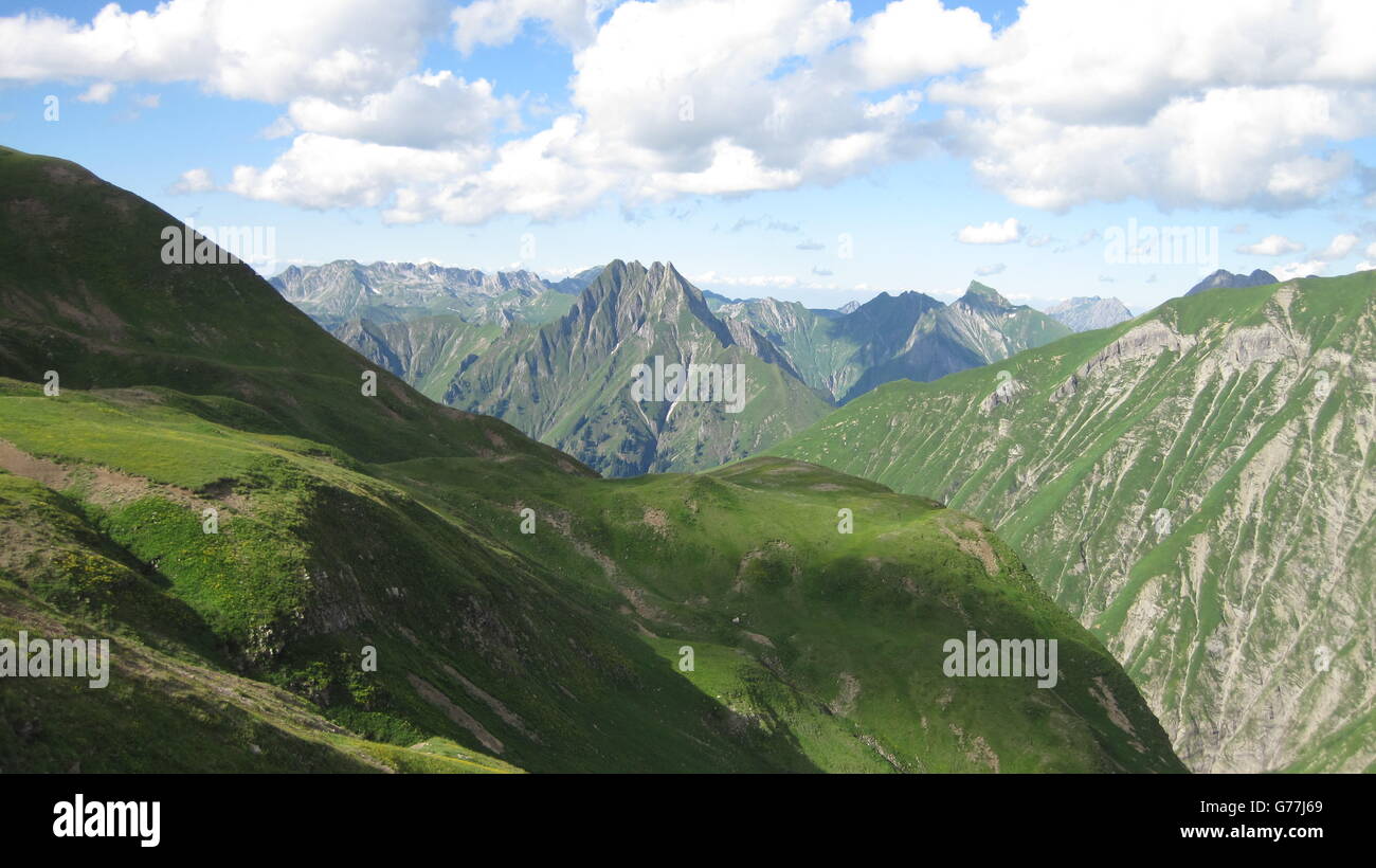 Berglandschaft in den Allgäu Alpen mit schönen Hoefats Berg in der Nähe von Oberstdorf, Deutschland Stockfoto