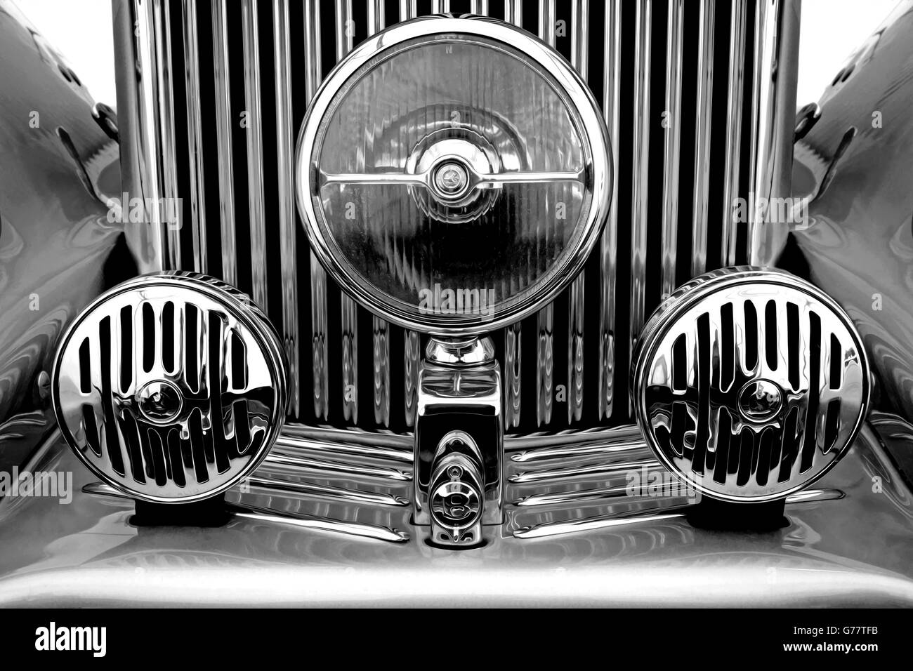 Rolls Royce Frontgrill und Lampen in schwarz & weiß mit einem dezenten Ölfarbe Effekt Stockfoto