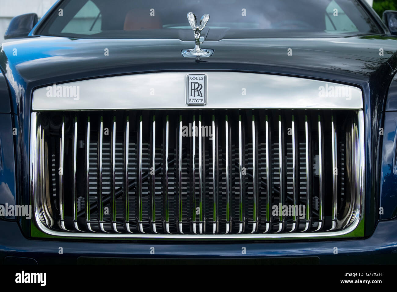 Vorderansicht von einem Rolls-Royce Wraith Stockfoto