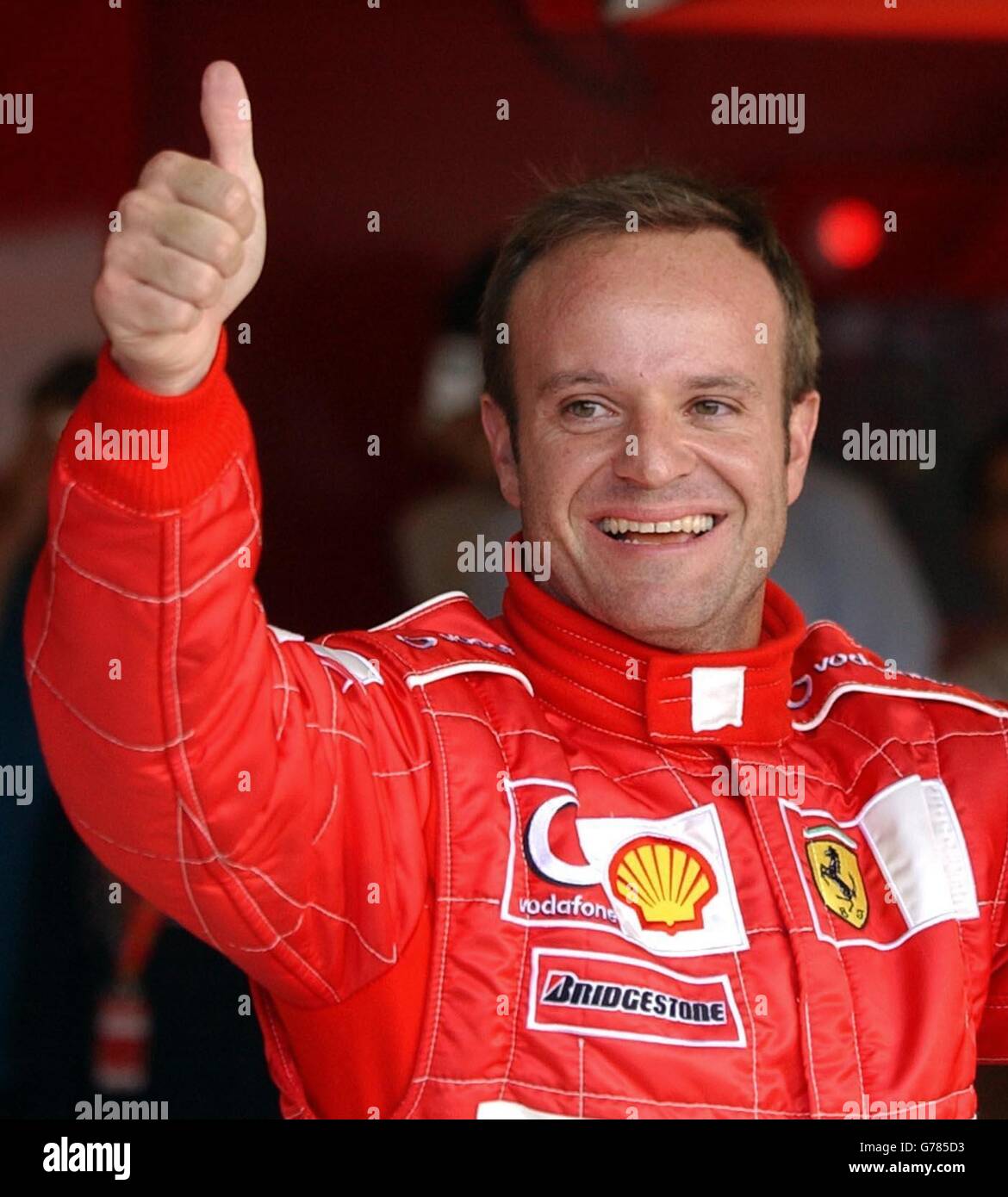 Der Brasilianer und Ferrari-Pilot Rubens Barrichello feiert, nachdem er in Silverstone die Pole-Position für den britischen Grand Prix der Formel 1 eingenommen hat. Stockfoto