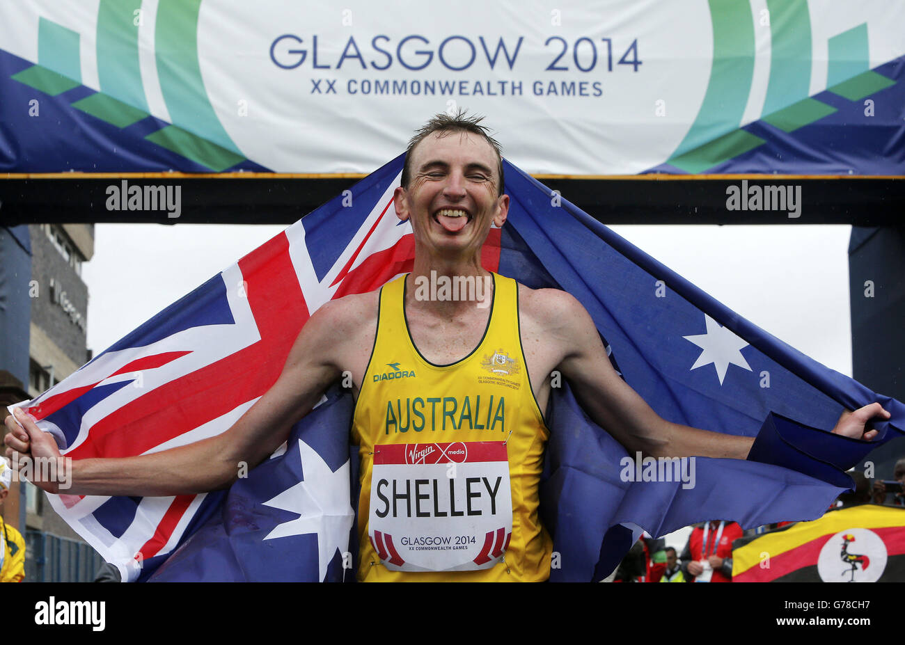 Der Australier Michael Shelley feiert den Sieg des Männer-Marathons bei den Commonwealth Games 2014 in Glasgow. Stockfoto