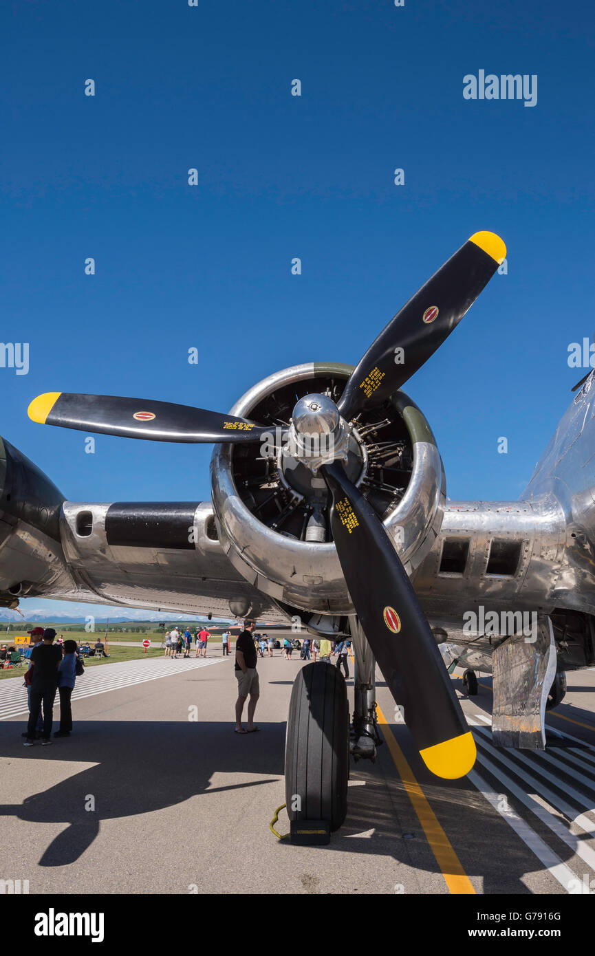 Sentimental Journey, B - 17G Flying Fortress Bomber Flügel über Springbank, Springbank Airshow, Alberta, Kanada Stockfoto