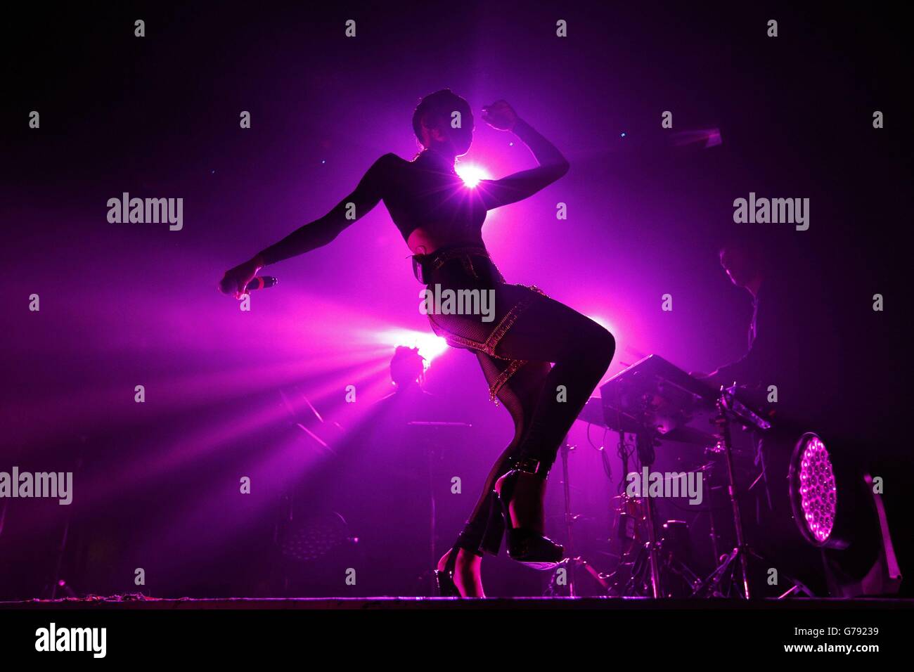 FKA Twigs tritt im Heaven - London auf. FKA Twigs tritt im Heaven im Zentrum von London auf. Stockfoto