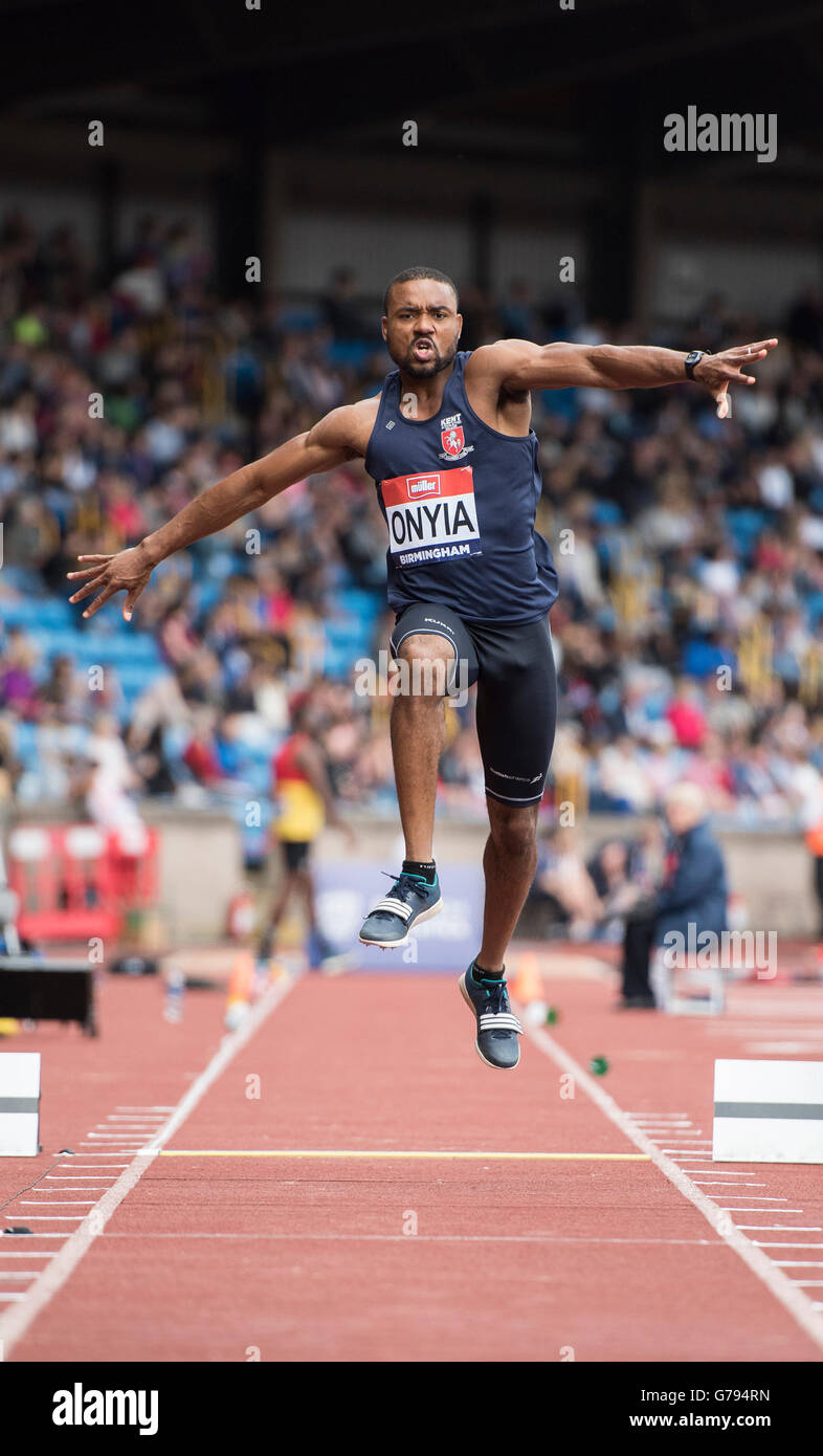 Alexander-Stadion, Birmingham, UK. 25. Juni 2016. Der britischen Leichtathletik-Weltmeisterschaft 2016. Chukwudi Onyia konkurriert in der Mens Triple Jump Finale bei der britischen Leichtathletik-Weltmeisterschaft in Birmingham. Bildnachweis: Aktion Plus Sport/Alamy Live-Nachrichten Stockfoto