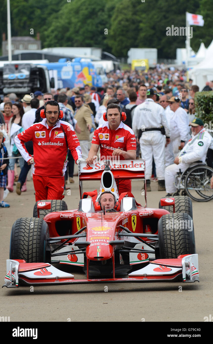 Ferrari F1 Team mit Auto auf Goodwood Festival of Speed Stockfoto