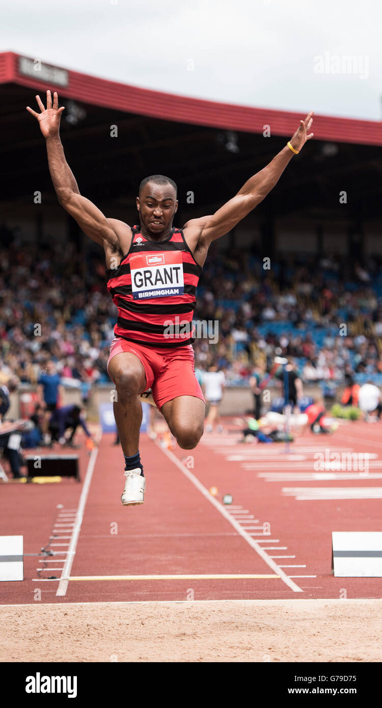 Alexander-Stadion, Birmingham, UK. 26. Juni 2016. Der britischen Leichtathletik-Weltmeisterschaft 2016. Jonathan Grant konkurriert in der Mens Long Jump Finale bei der britischen Leichtathletik-Weltmeisterschaft in Birmingham. © Aktion Plus Sport/Alamy Live-Nachrichten Stockfoto