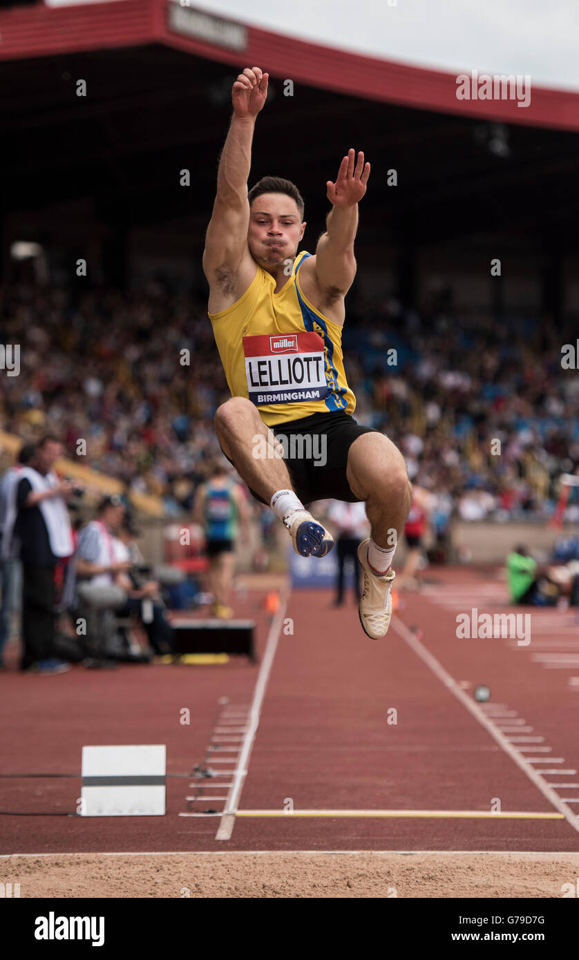 Alexander-Stadion, Birmingham, UK. 26. Juni 2016. Der britischen Leichtathletik-Weltmeisterschaft 2016. James Lelliott konkurriert in der Mens Long Jump Finale bei der britischen Leichtathletik-Weltmeisterschaft in Birmingham. © Aktion Plus Sport/Alamy Live-Nachrichten Stockfoto