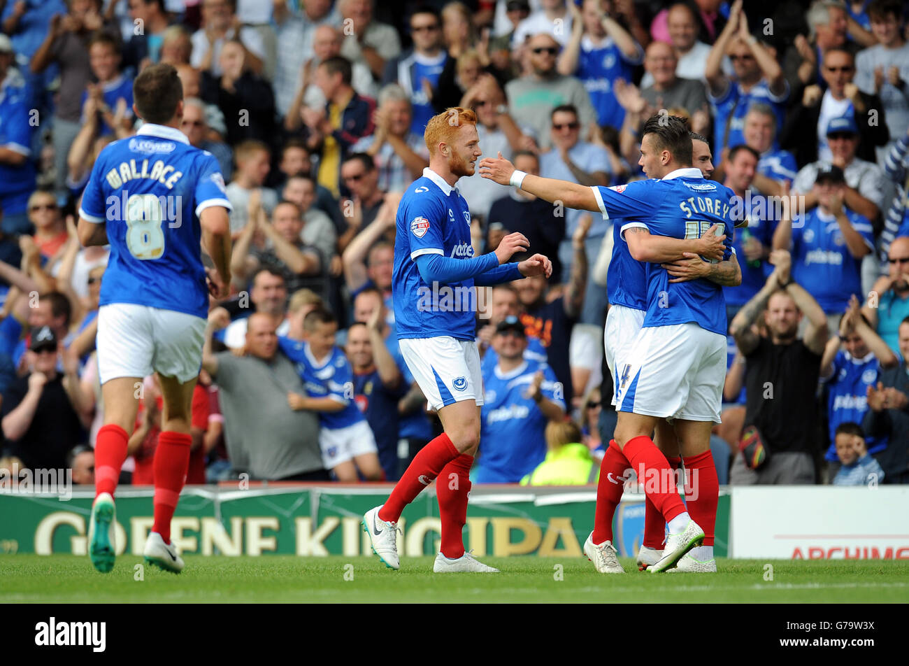 Fußball - Himmel Bet League Two - Portsmouth gegen Cambridge United - Fratton Park Stockfoto