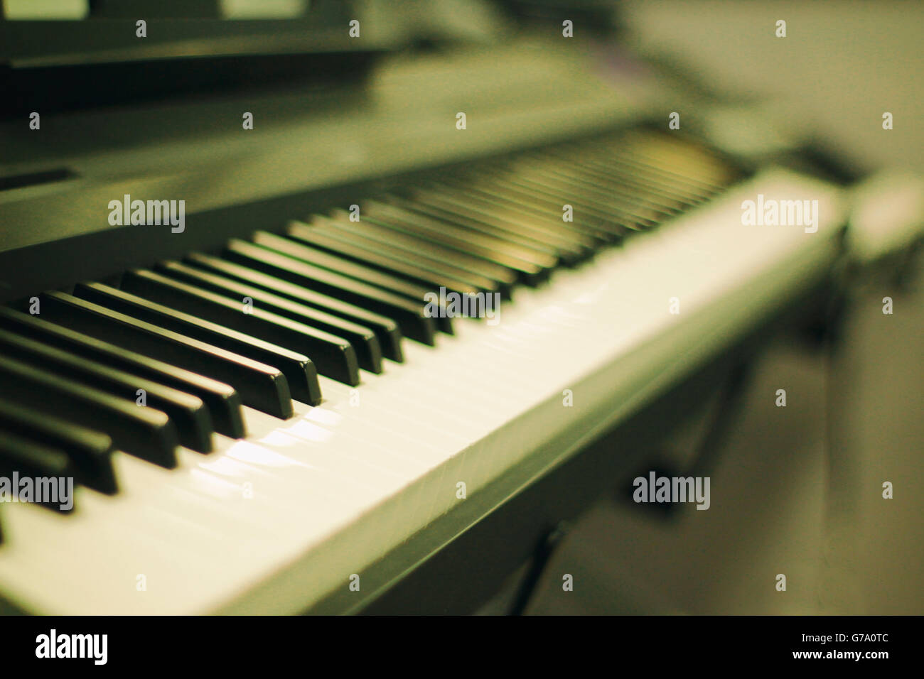 Foto von einer musikalischen Orgel-Tastatur Stockfoto