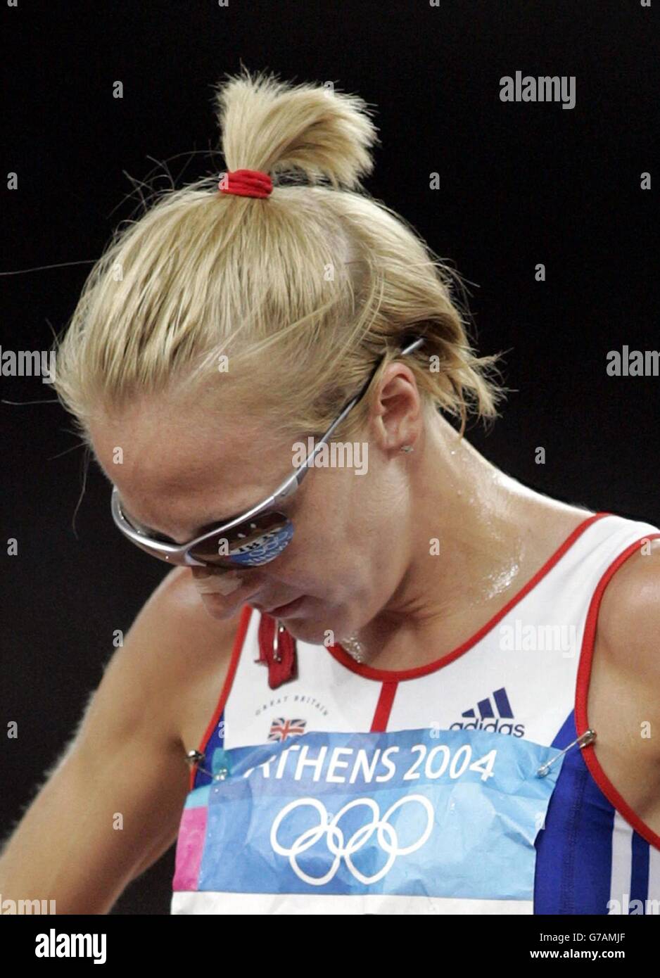 Die Britin Paula Radcliffe nach dem 10,000-Meter-Rennen der Frauen bei den Olympischen Sommerspielen in Athen. Stockfoto