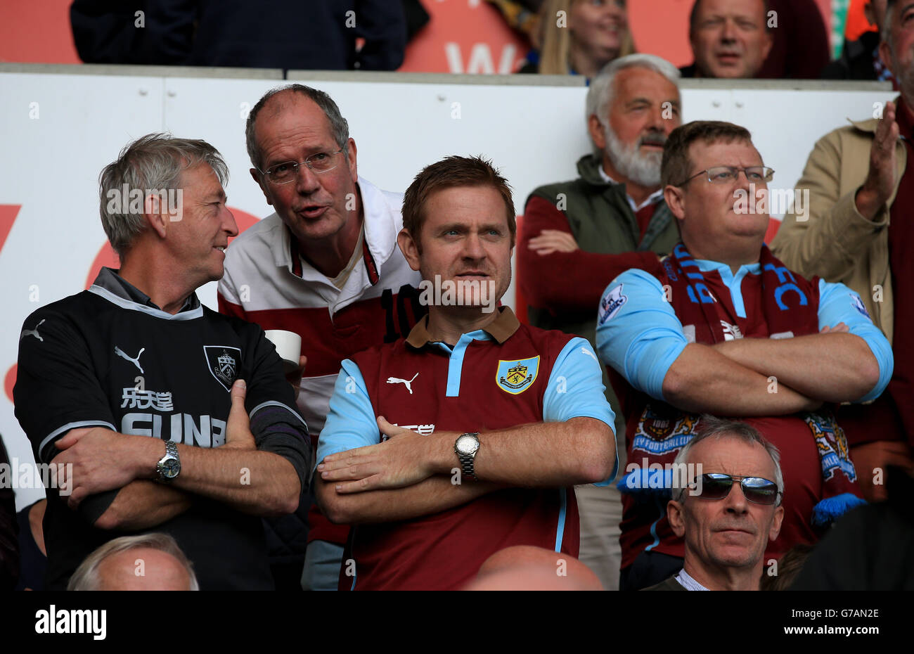 Burnley-Fans auf den Tribünen während des Spiels der Barclays Premier League im Liberty Stadium, Swansea. DRÜCKEN Sie VERBANDSFOTO. Bilddatum: Samstag, 23. August 2014. Siehe PA Geschichte FUSSBALL Swansea. Bildnachweis sollte lauten: Nick Potts/PA Wire. Stockfoto