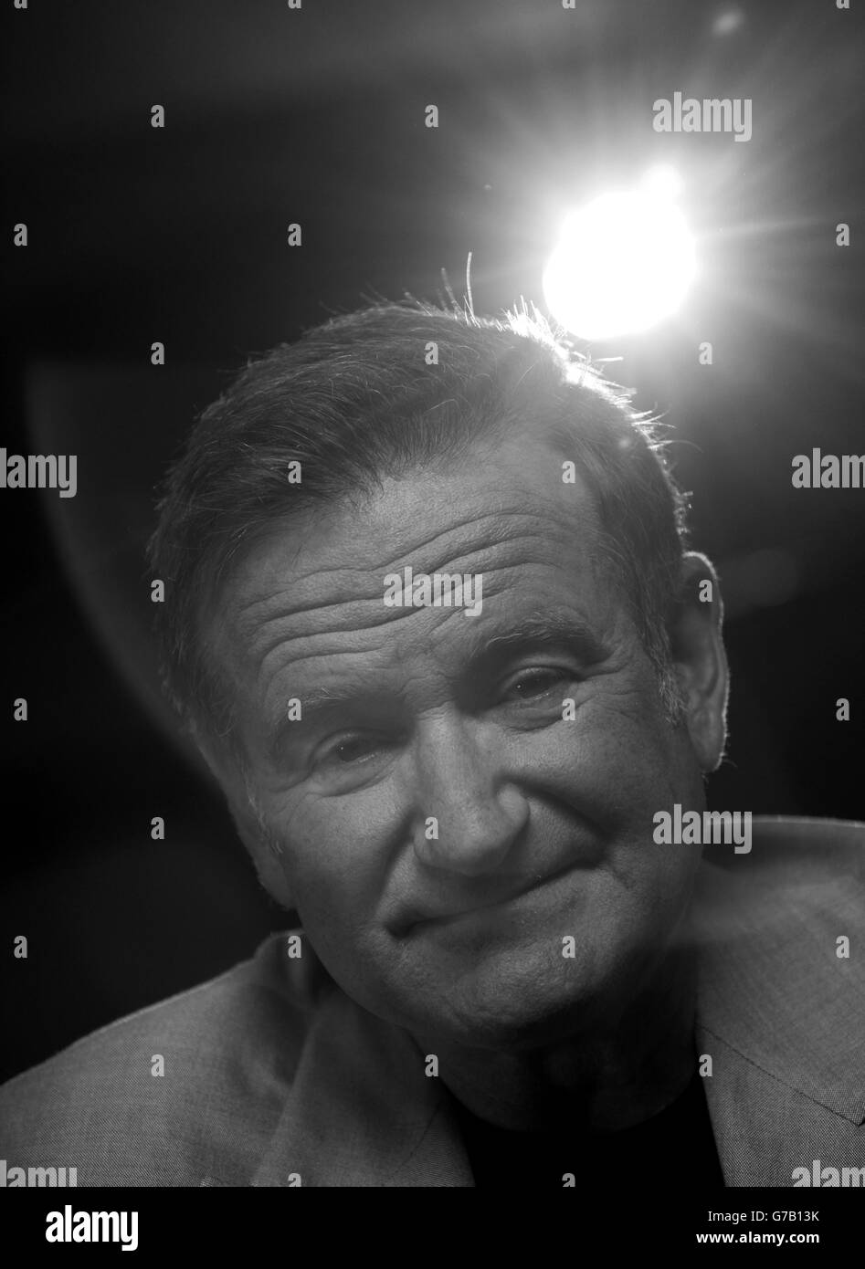 Star des Films Robin Williams während einer Fotoaufnahme für den Film „World's Greatest Dad“ im Madarin Oriental Hotel in Knightsbridge, London. Stockfoto
