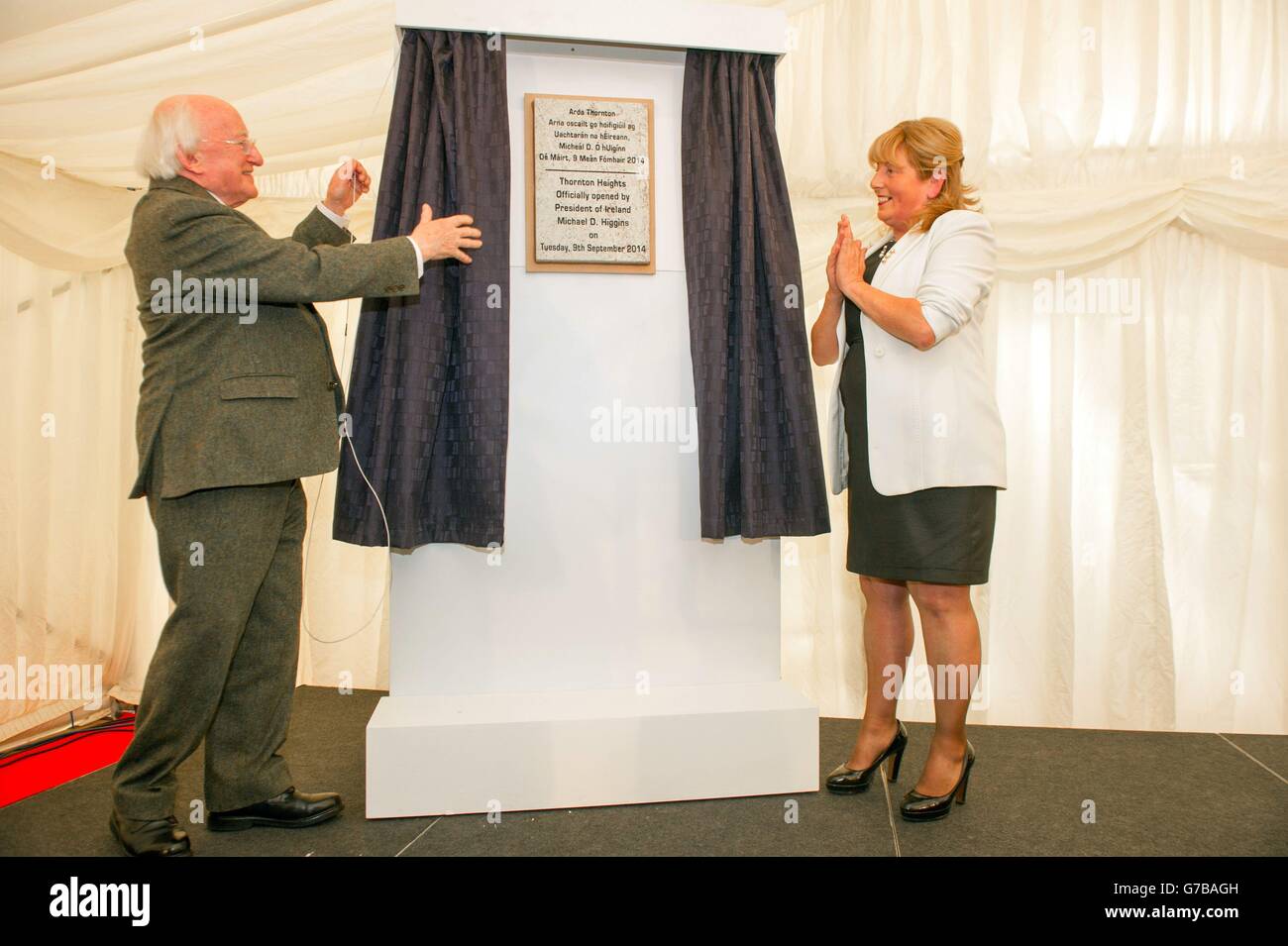 Der irische Präsident Michael D. Higgins und Rita Fagan eröffnen offiziell den neuen Apartmentkomplex Thornton Heights in Inchicore. Stockfoto