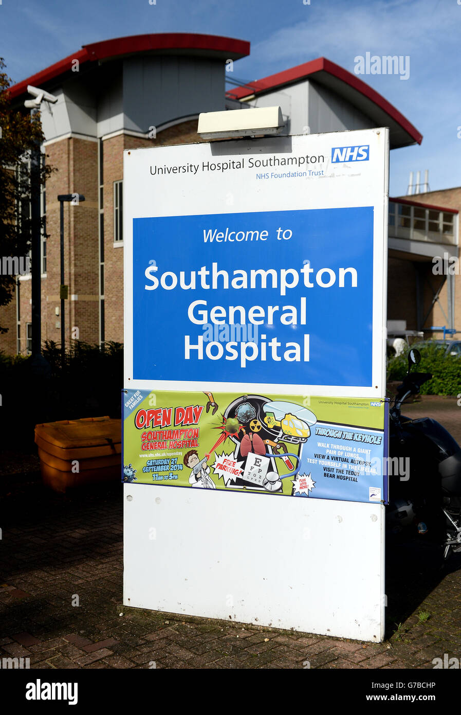 Allgemeine Ansicht der Beschilderung für das Southampton General Hospital, Teil des University of Southampton NHS Foundation Trust. Stockfoto