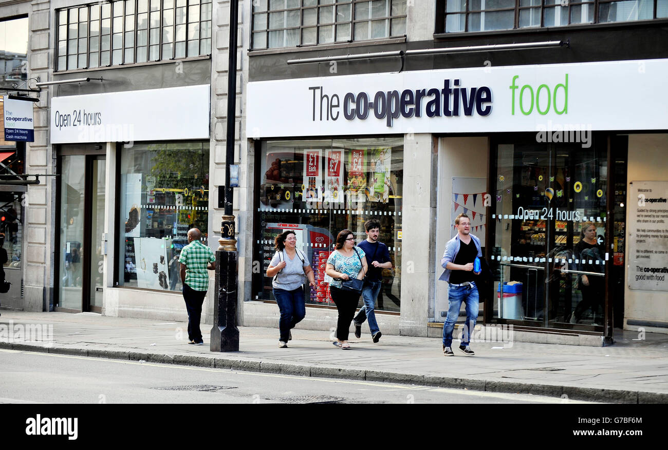 Genossenschaft - Bestand. Stock Foto eines kooperativen Lebensmittelgeschäftes in Charing Cross, im Zentrum von London. Stockfoto