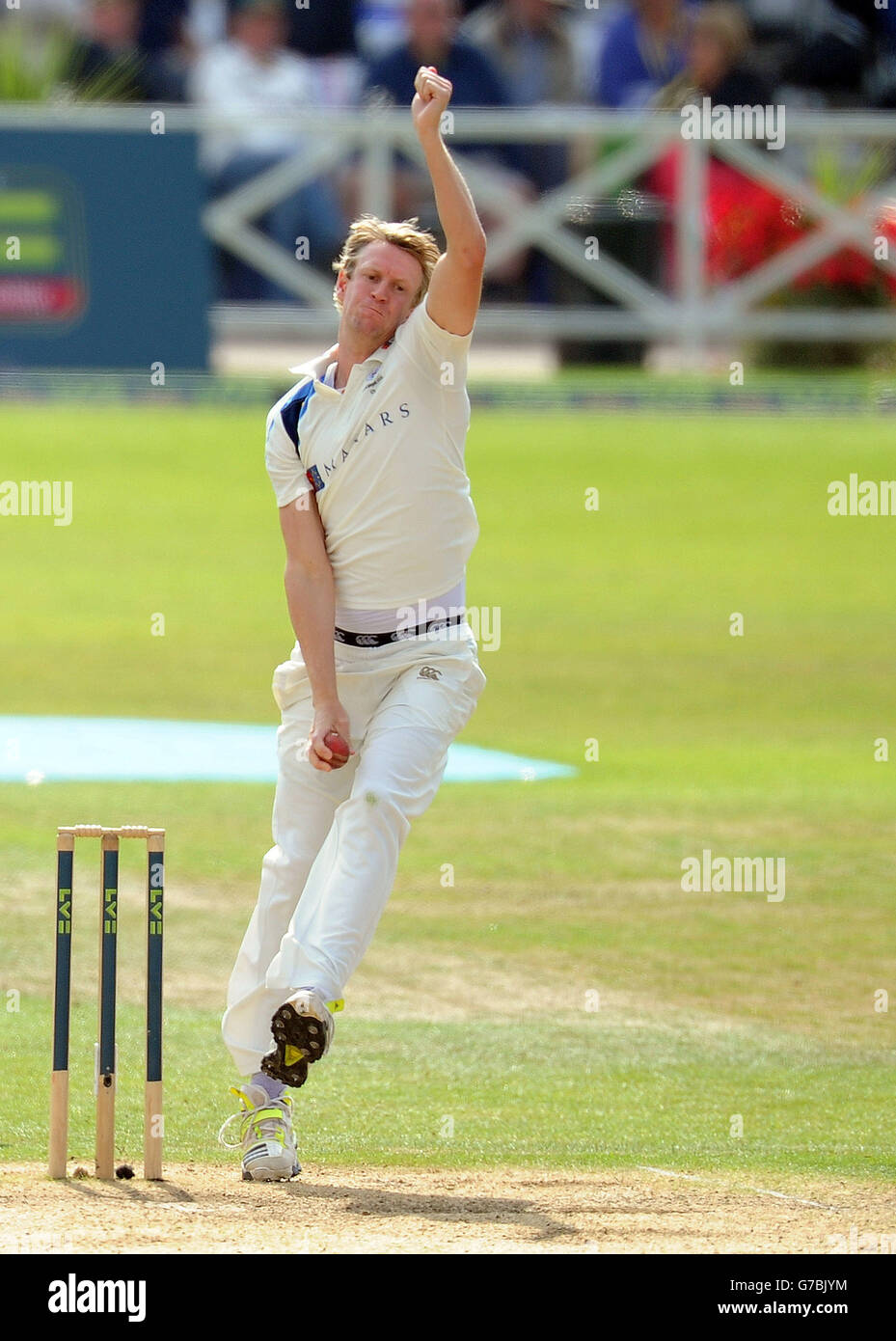 Yorkshire's Steven Patterson bowls am dritten Tag des LV= County Championship Division One Match in Trent Bridge, Nottingham. Bilddatum: Donnerstag, 11. September 2014. Siehe PA Geschichte CRICKET Nottinghamshire. Bildnachweis sollte lauten: Simon Cooper/PA Wire Stockfoto