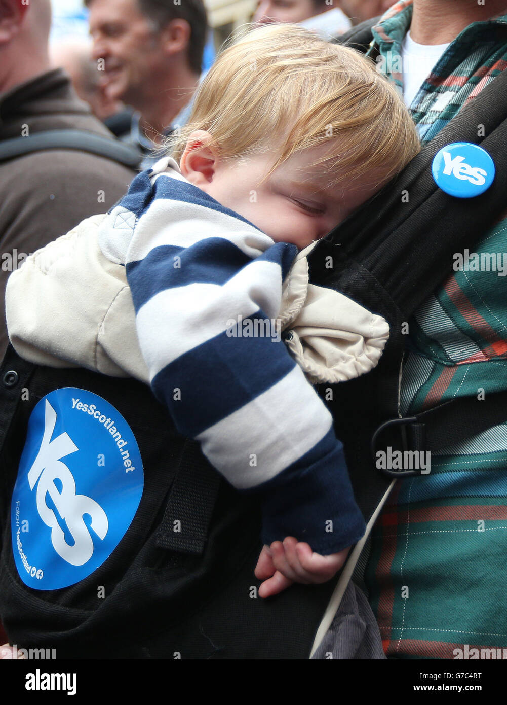 Skye Robinson bei der YES-Wahlkampfveranstaltung vor der Glasgow Concert Hall vor dem schottischen Unabhängigkeitsreferendum, das morgen stattfindet. Stockfoto