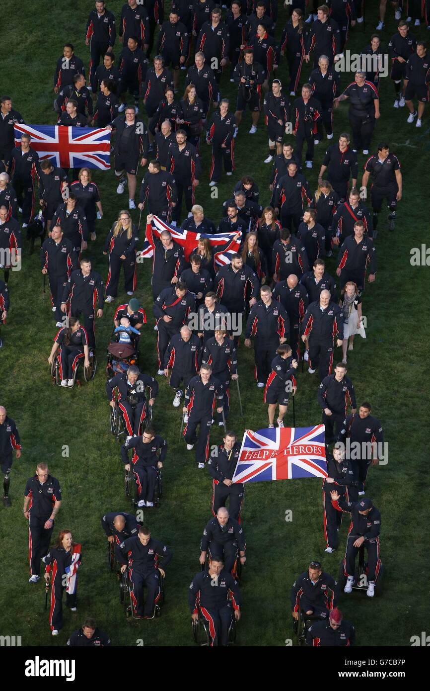 Mitglieder des britischen Teams bei der Eröffnungsfeier der Invictus Games im Queen Elizabeth Olympic Park, London. Stockfoto