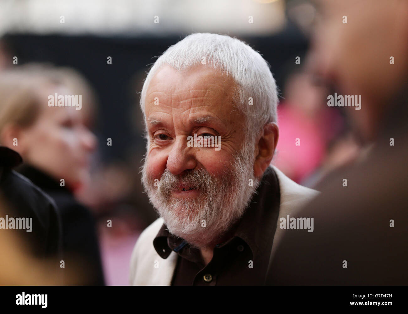 Regisseur des Films Mike Leigh bei der BFI London Filmfestival Gala von Mr. Turner im Odeon West End in Leicester Square, London. Stockfoto